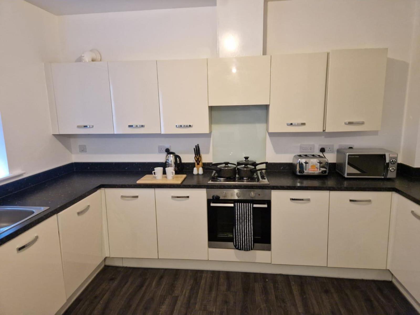 Serenity House With 5 Bedrooms * Sheffield