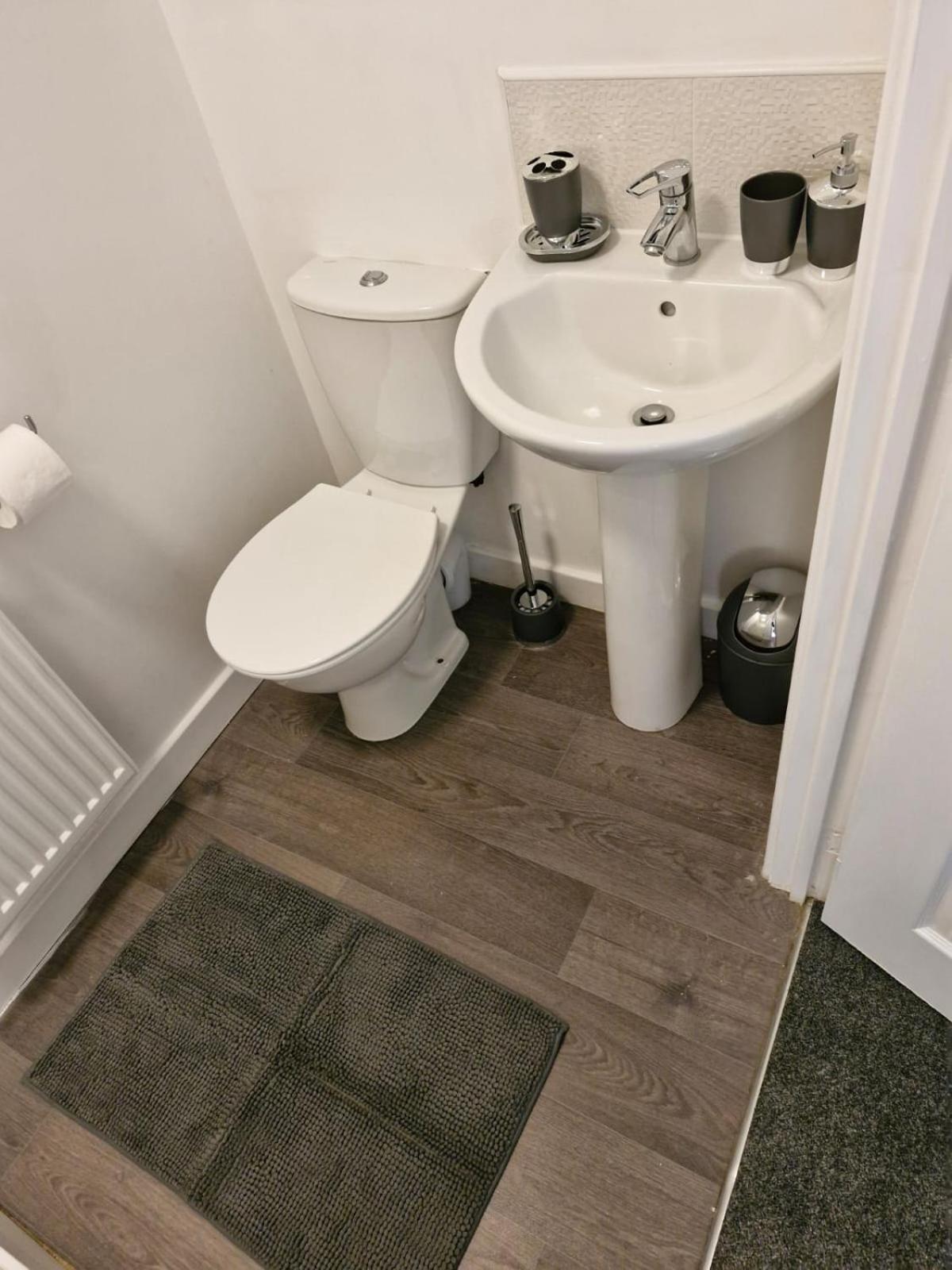 Spacious Luxurious Serviced 4 Sheffield