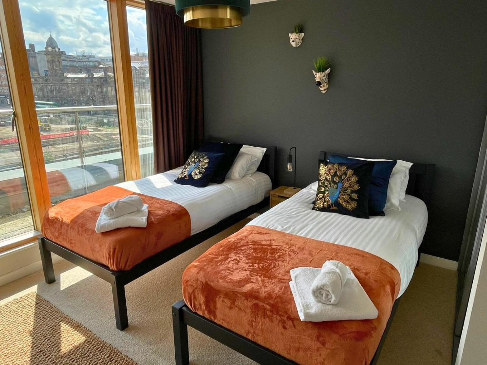 Angels - Blonk Street Luxury Apartment