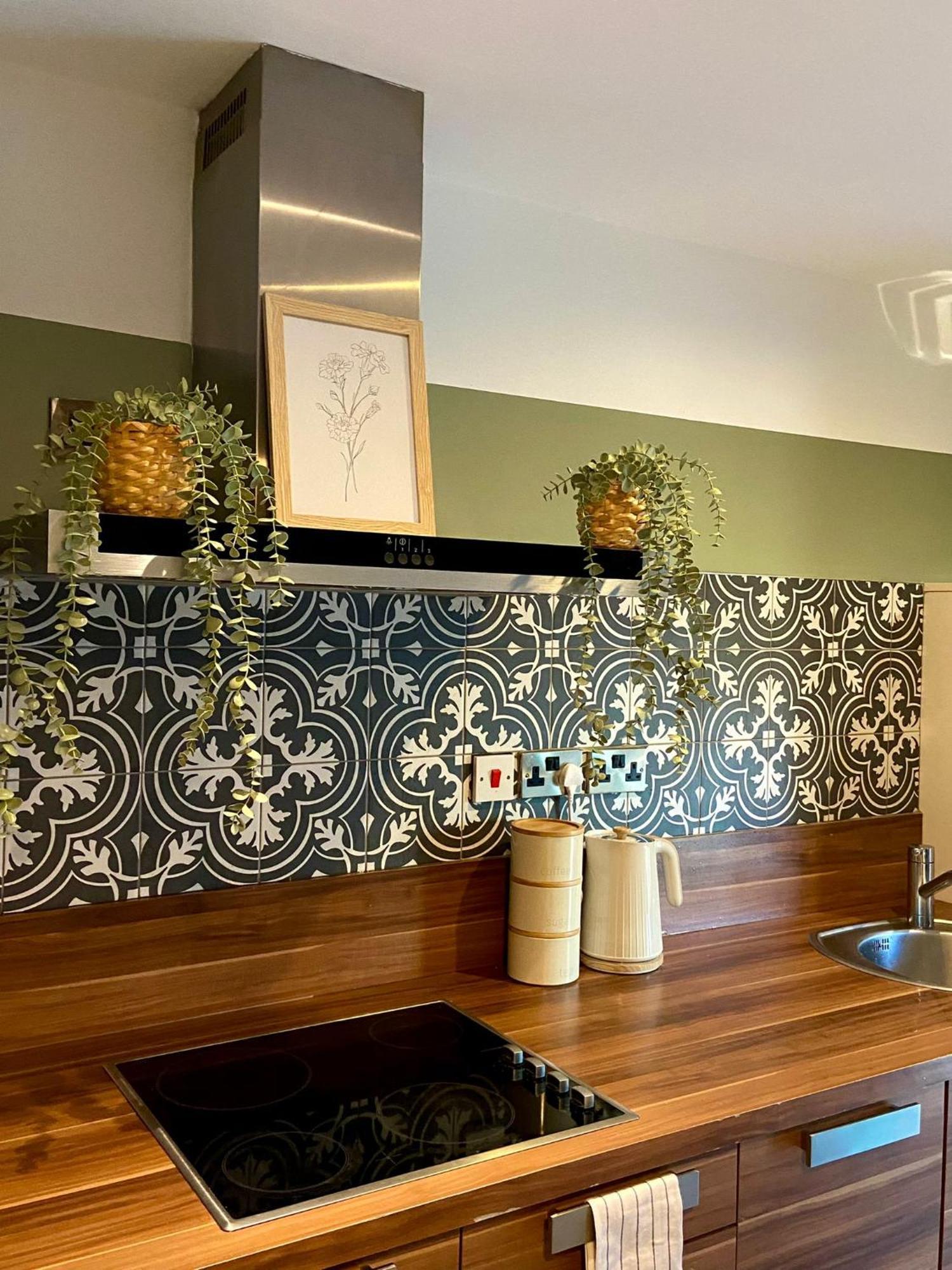 Angels - Blonk Street Luxury Apartment