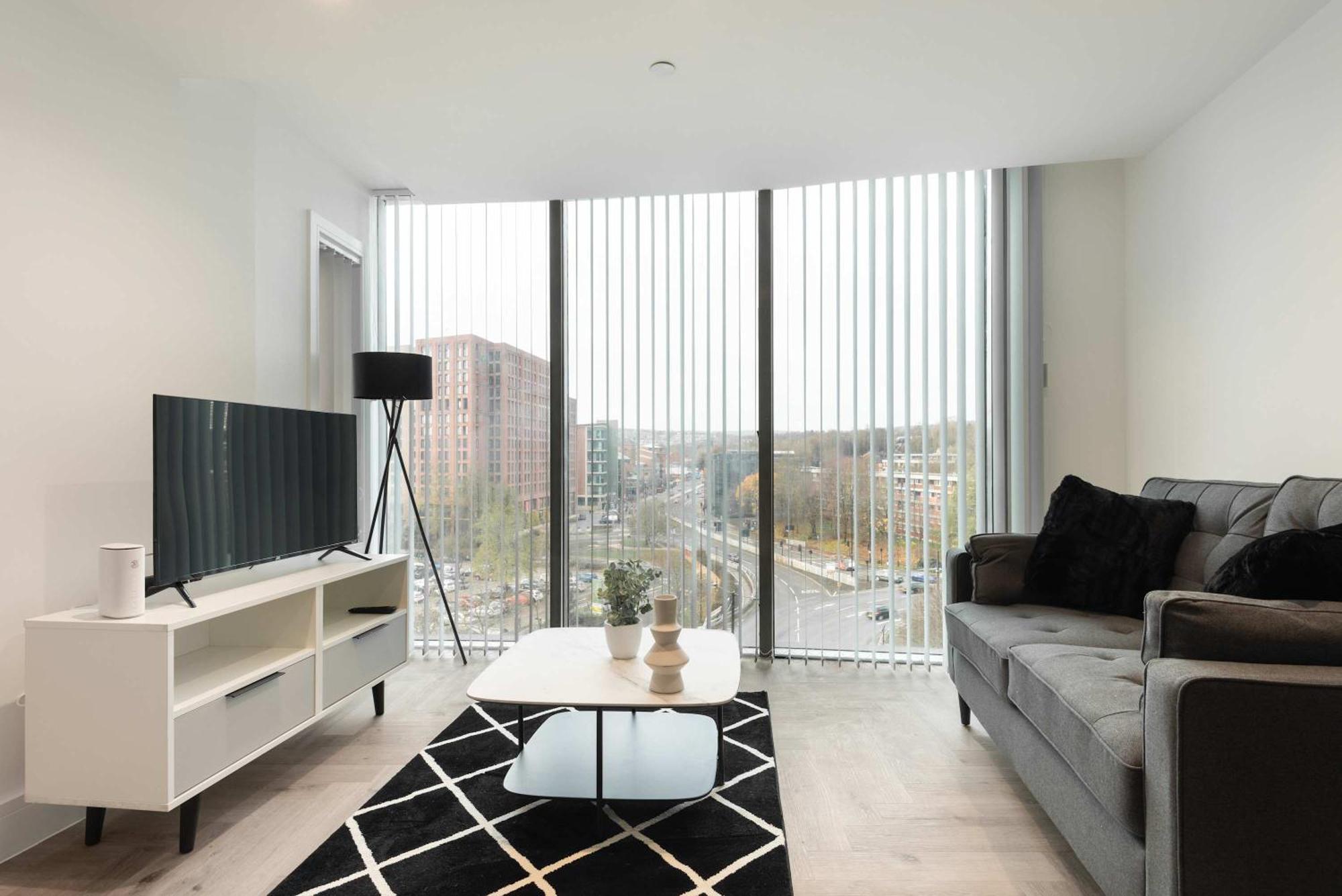 Spacious 1 Bedroom In Apartment