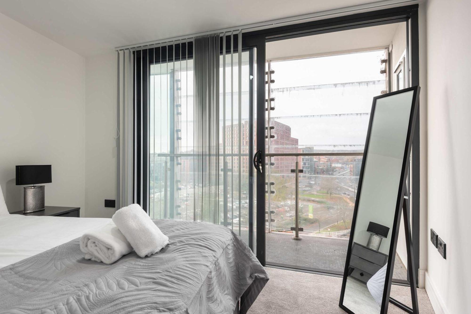 Spacious 1 Bedroom In *