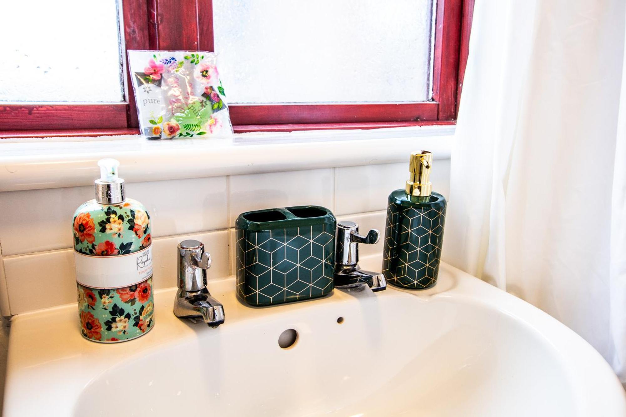 Guest house 3 - Chic In Sociable Sheffield