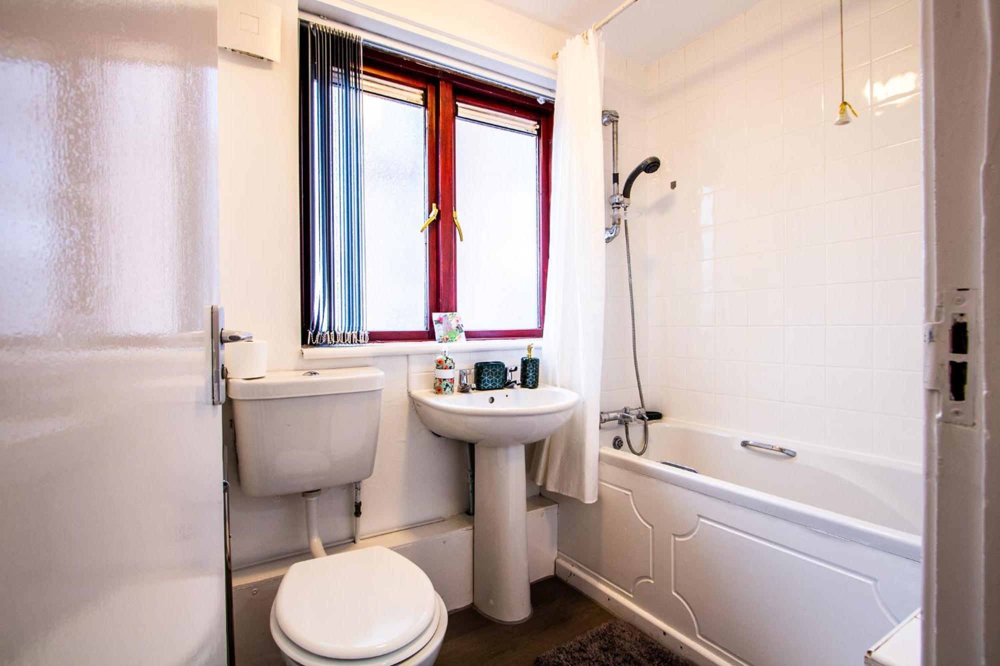 Suite 2 - Cosy Room In The Centre Of Sheffield Sheffield
