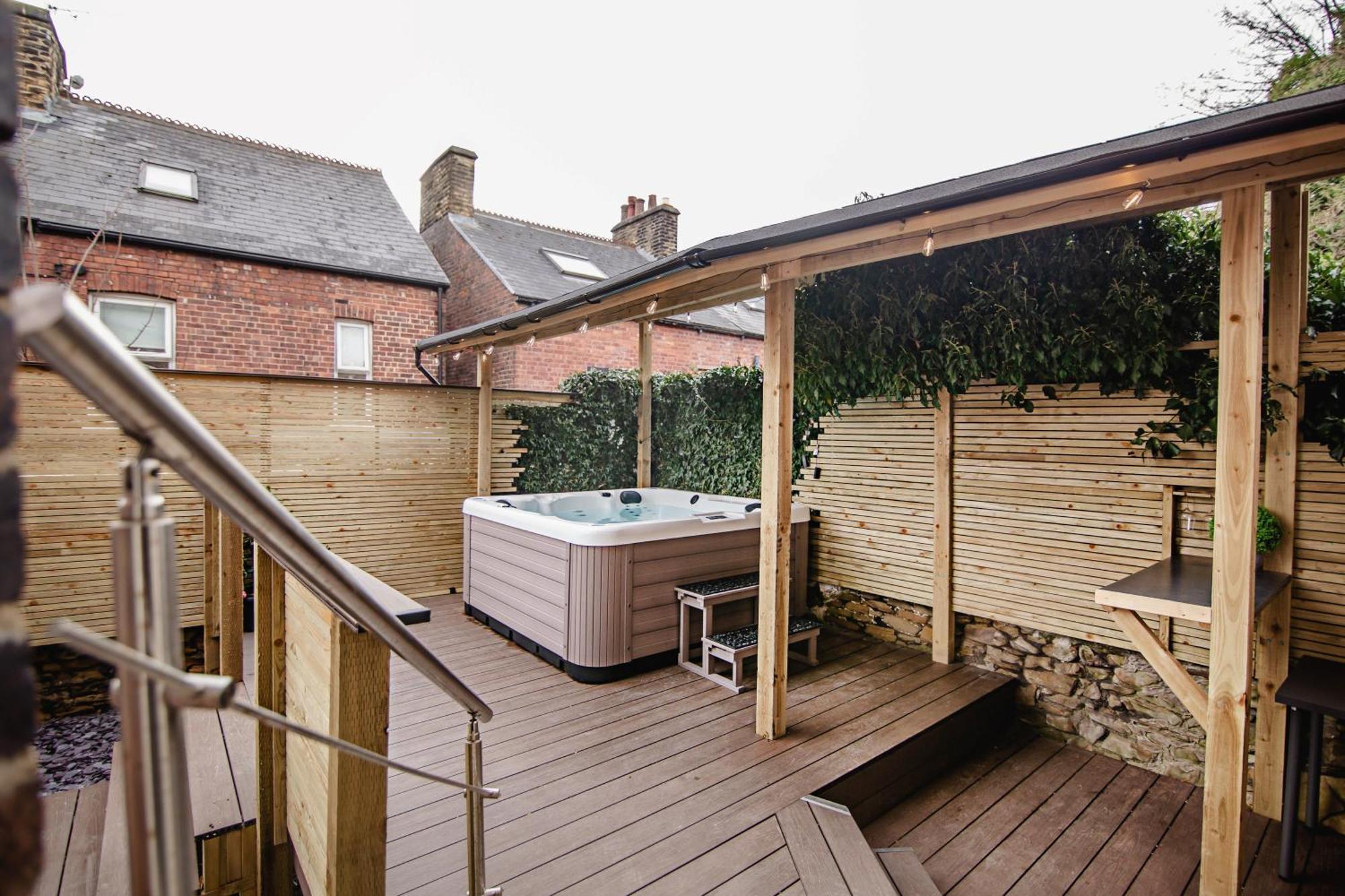 Modern Luxury With Hot Tub Sauna 11ppl *