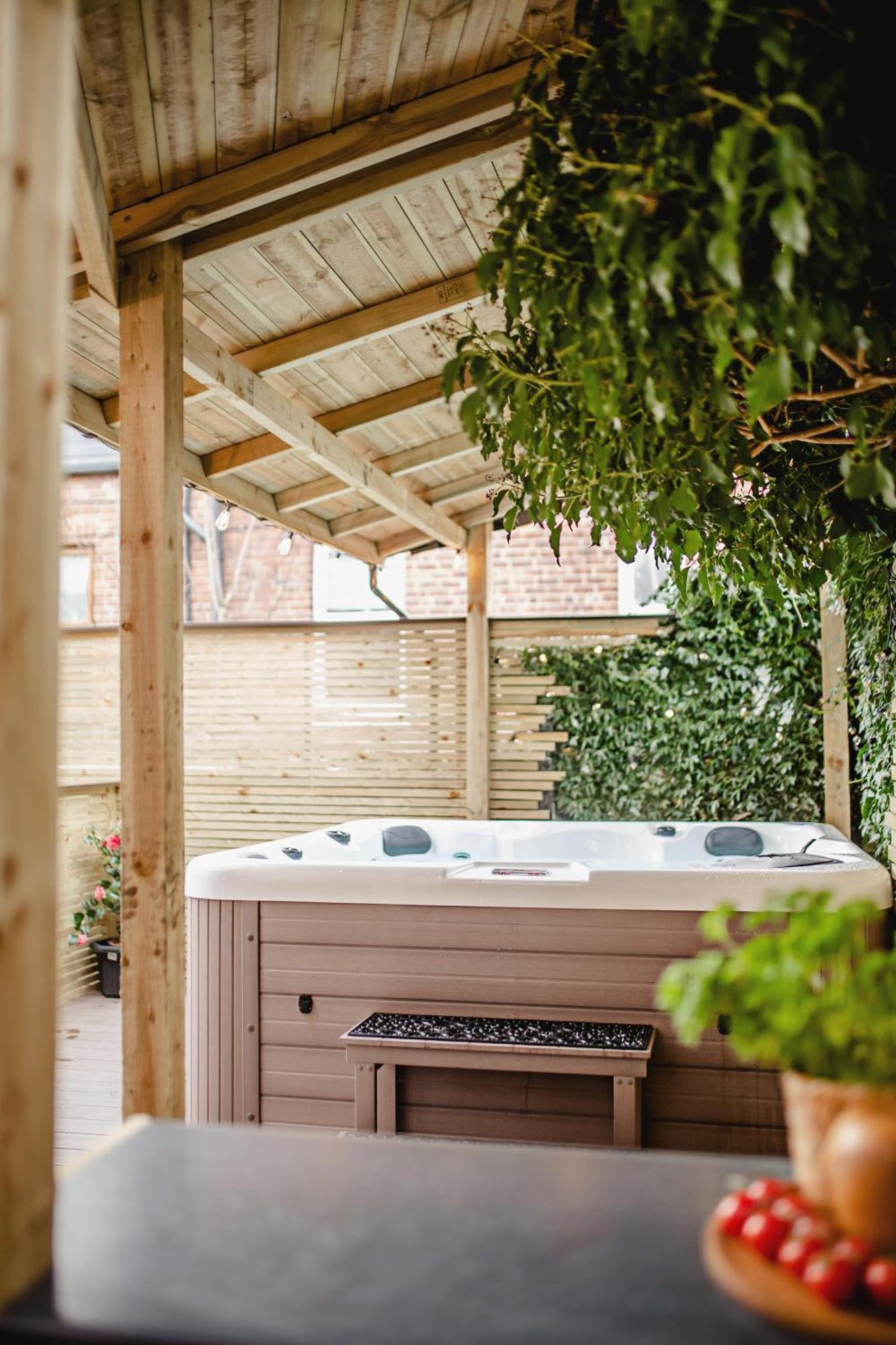Holiday home Modern Luxury With Hot Tub Sauna 11ppl Sheffield