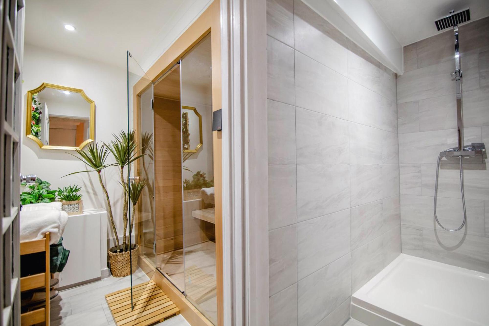 Holiday home Modern Luxury With Hot Tub Sauna 11ppl *