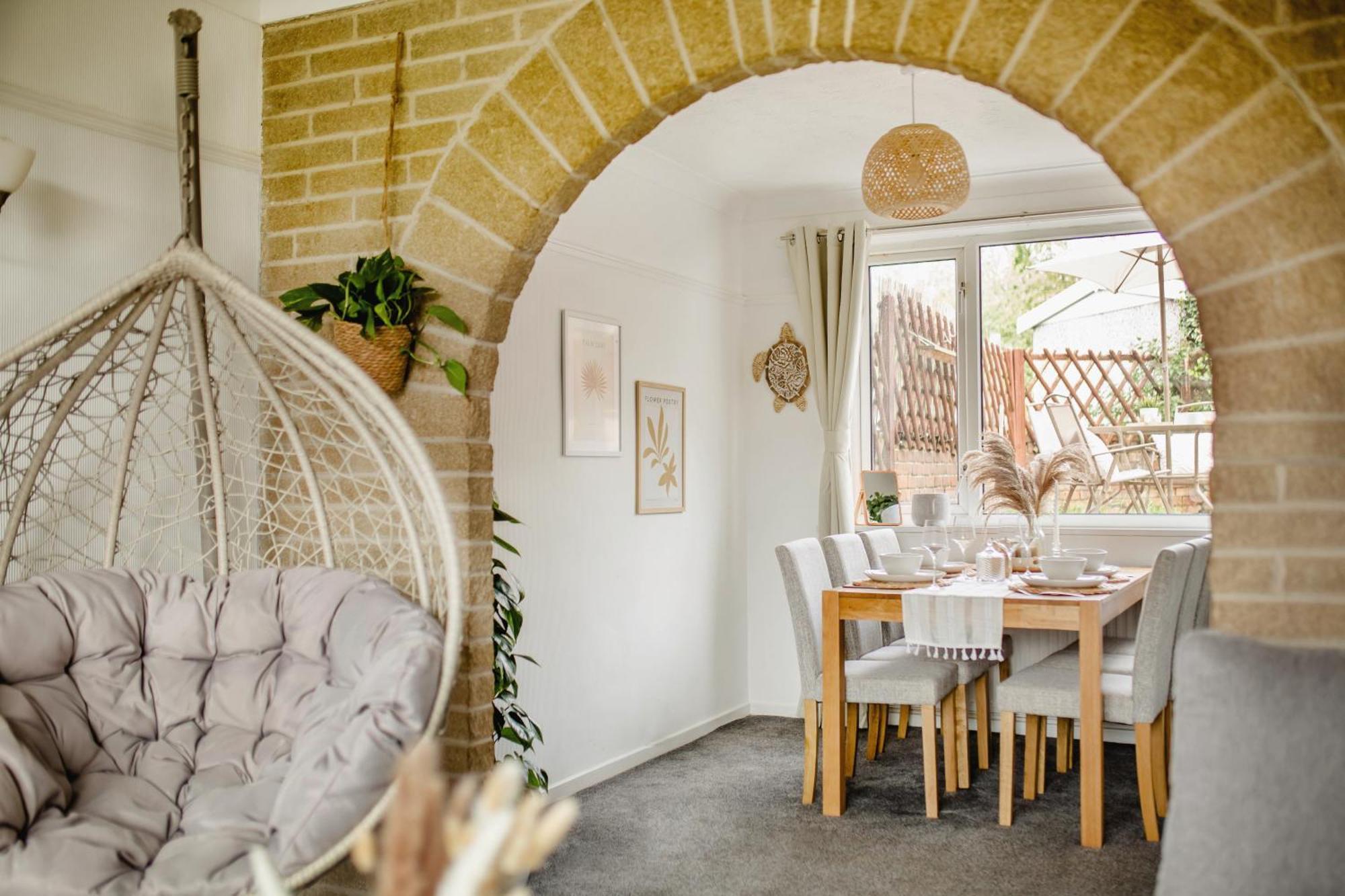Serene Boho Retreat: White Oak Charm House 7ppl Holiday home Sheffield