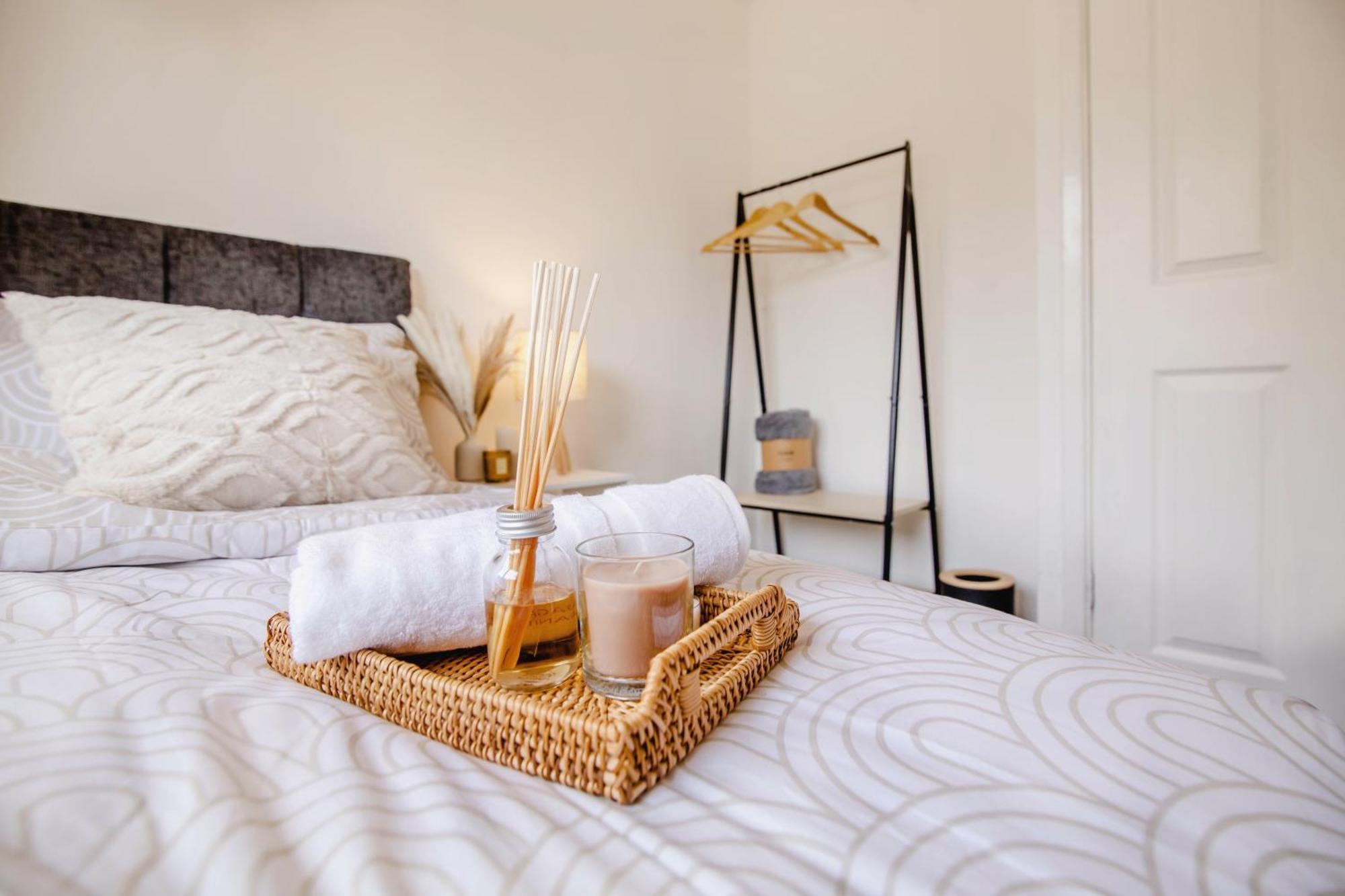 Serene Boho Retreat: White Oak Charm House 7ppl Sheffield