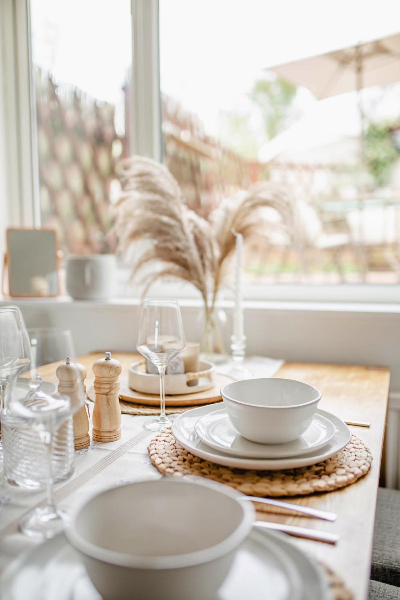 Serene Boho Retreat: White Oak Charm House 7ppl