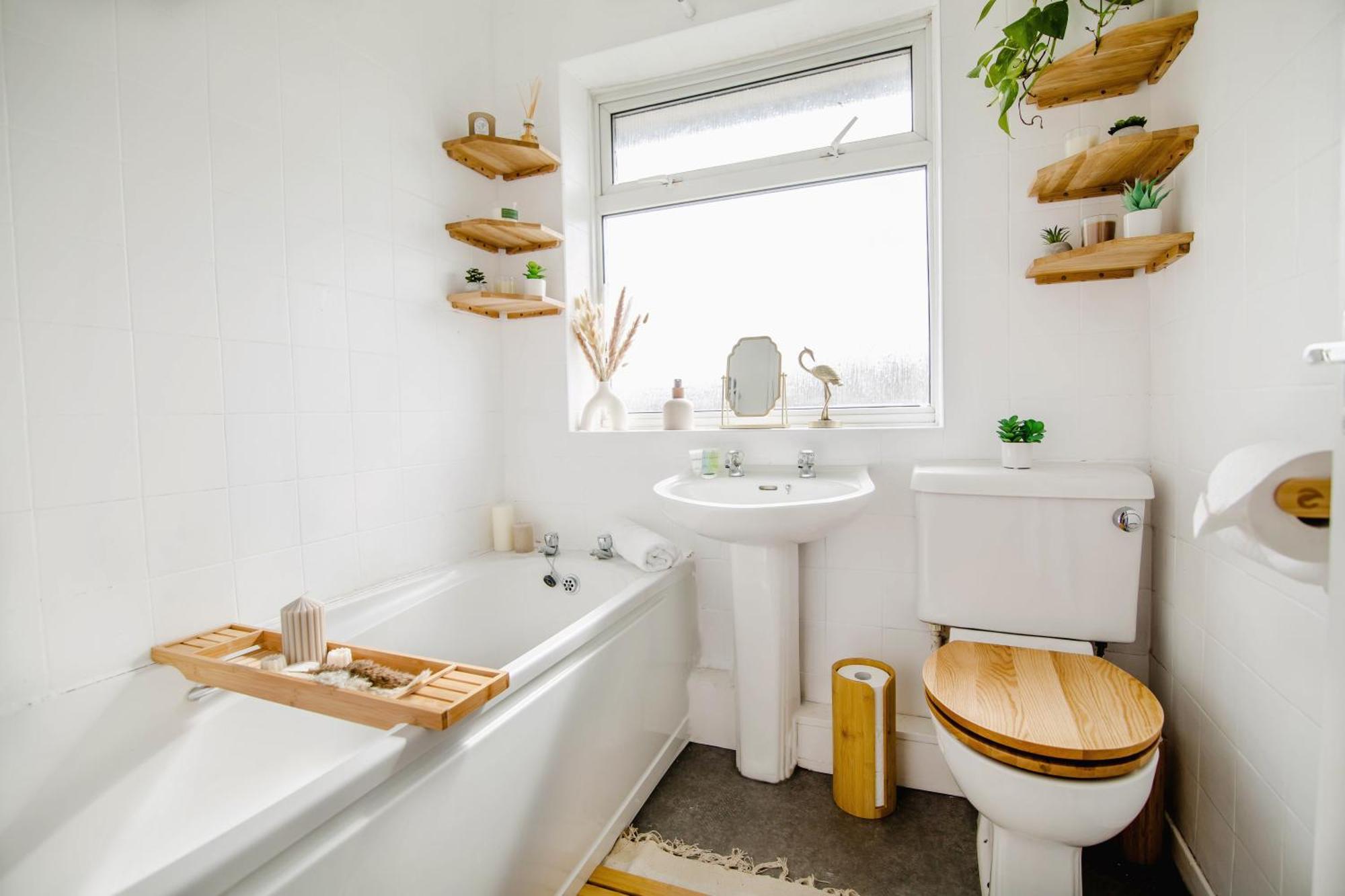 Serene Boho Retreat: White Oak Charm House 7ppl Sheffield