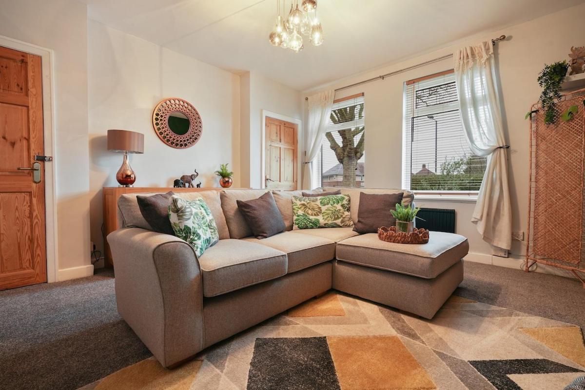 Large 3 Bed Home, Wisewood, Free Parking, Great For Groups - Hosted By Host Save Sheffield