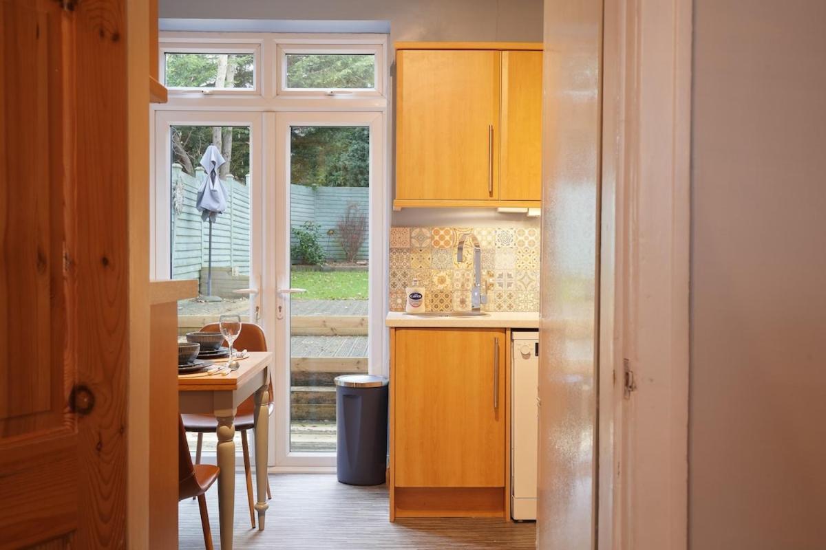 Large 3 Bed Home, Wisewood, Free Parking, Great For Groups - Hosted By Host Save * Sheffield