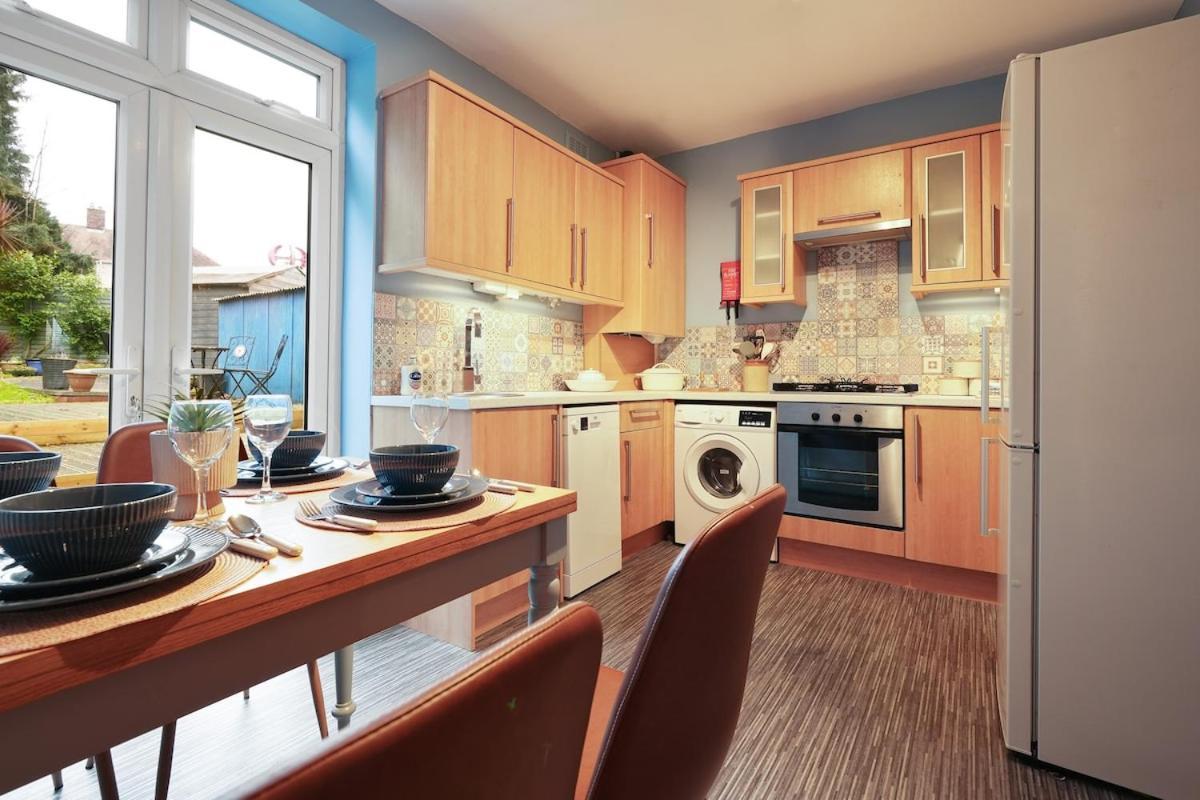 Large 3 Bed Home, Wisewood, Free Parking, Great For Groups - Hosted By Host Save * Sheffield