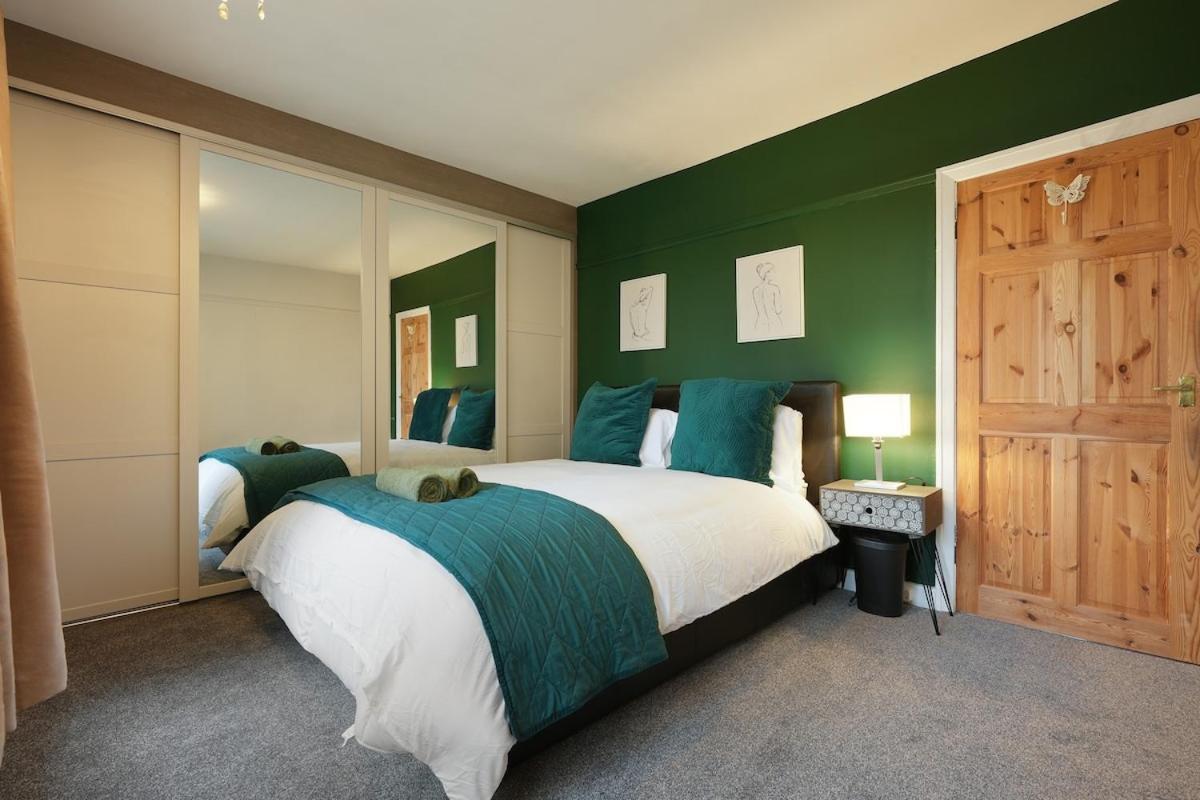 Large 3 Bed Home, Wisewood, Free Parking, Great For Groups - Hosted By Host Save Apartment Sheffield