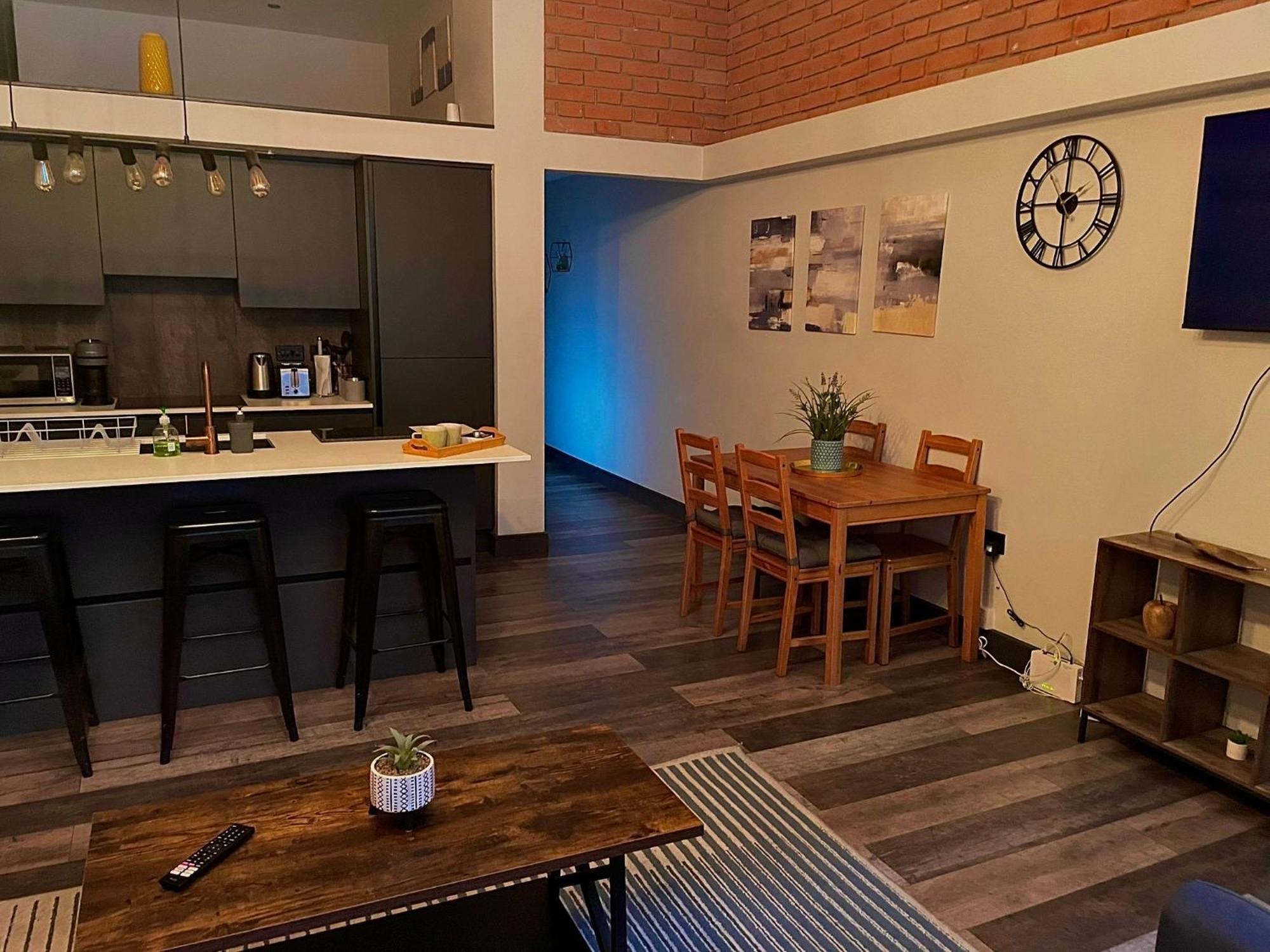 Artistic, Cozy, Stylish, Open Plan, Centre 1br *