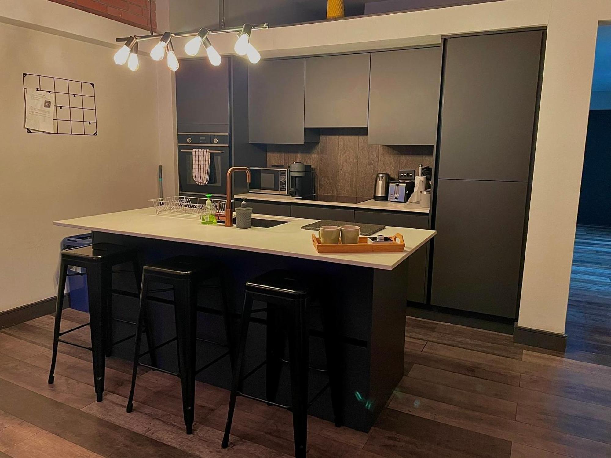Artistic, Cozy, Stylish, Open Plan, Centre 1br * Sheffield
