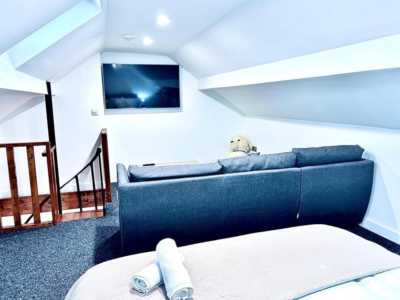 Canal, Open Space, Spotless, 2 Levels, 4pp, Free Parking, 5g Wifi