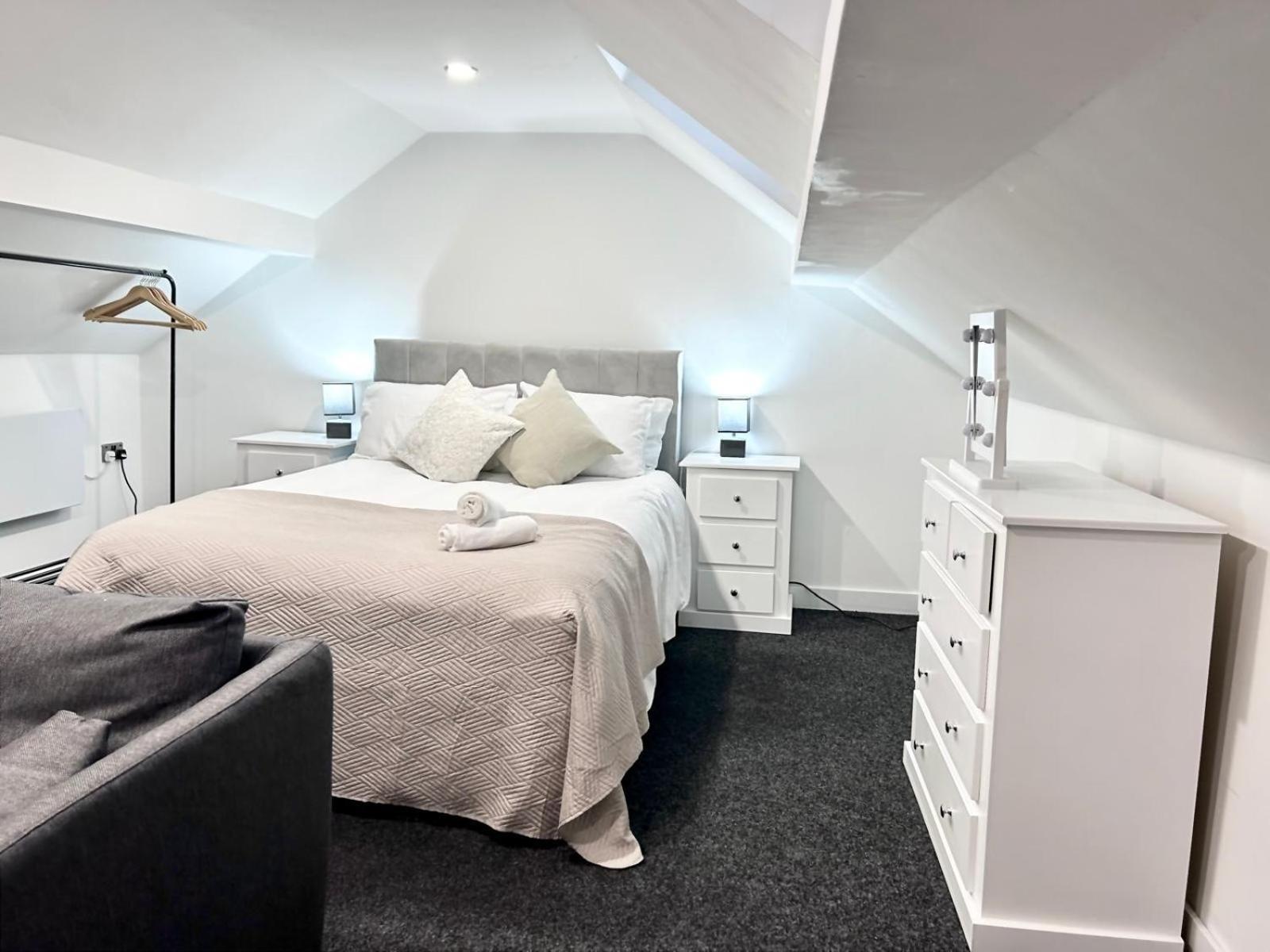 Canal, Open Space, Spotless, 2 Levels, 4pp, Free Parking, 5g Wifi Apartamento