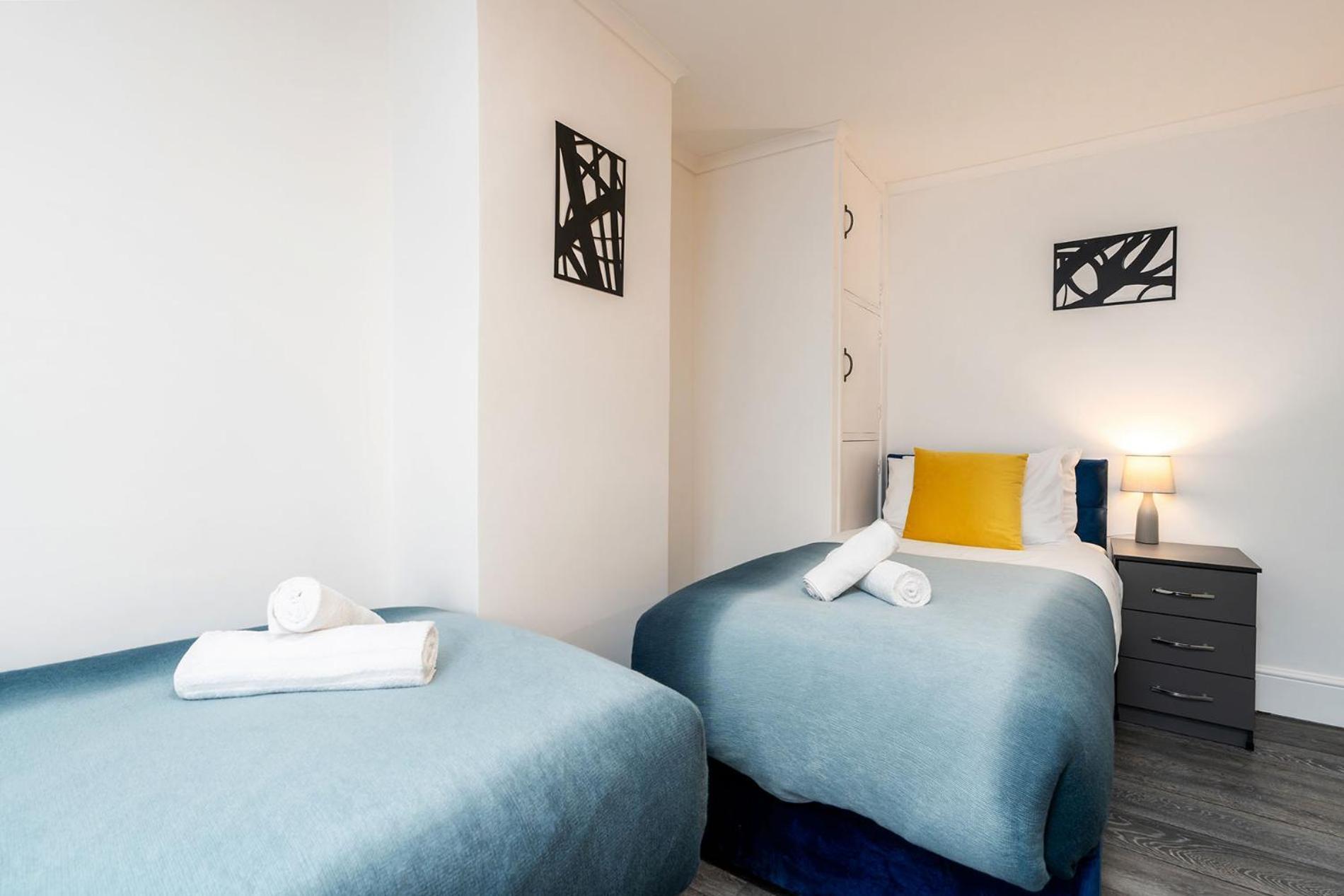 Apartment 4 Bedroom Flat Near Centre Sleeps 7
