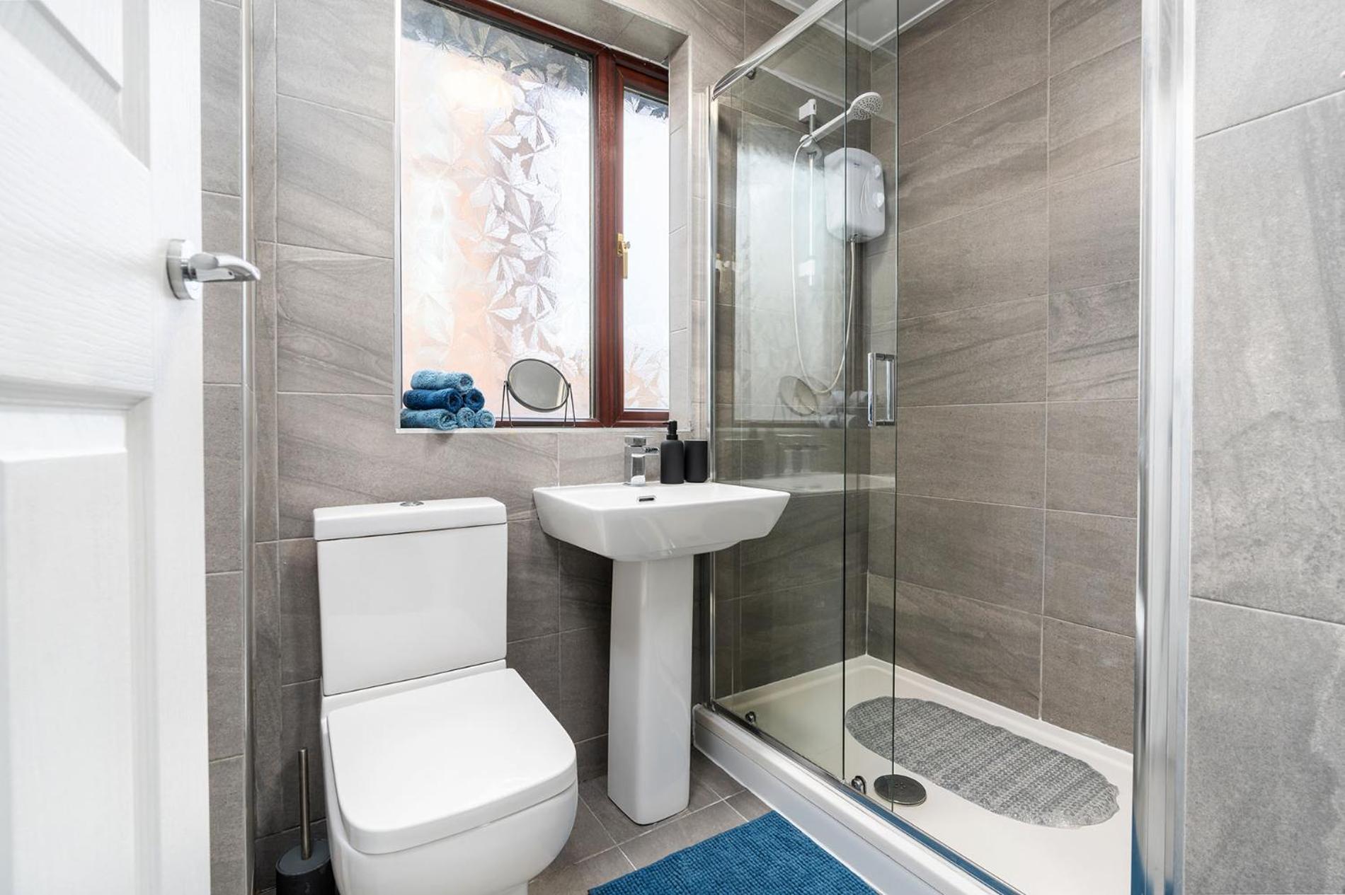 Apartment 4 Bedroom Flat Near Centre Sleeps 7