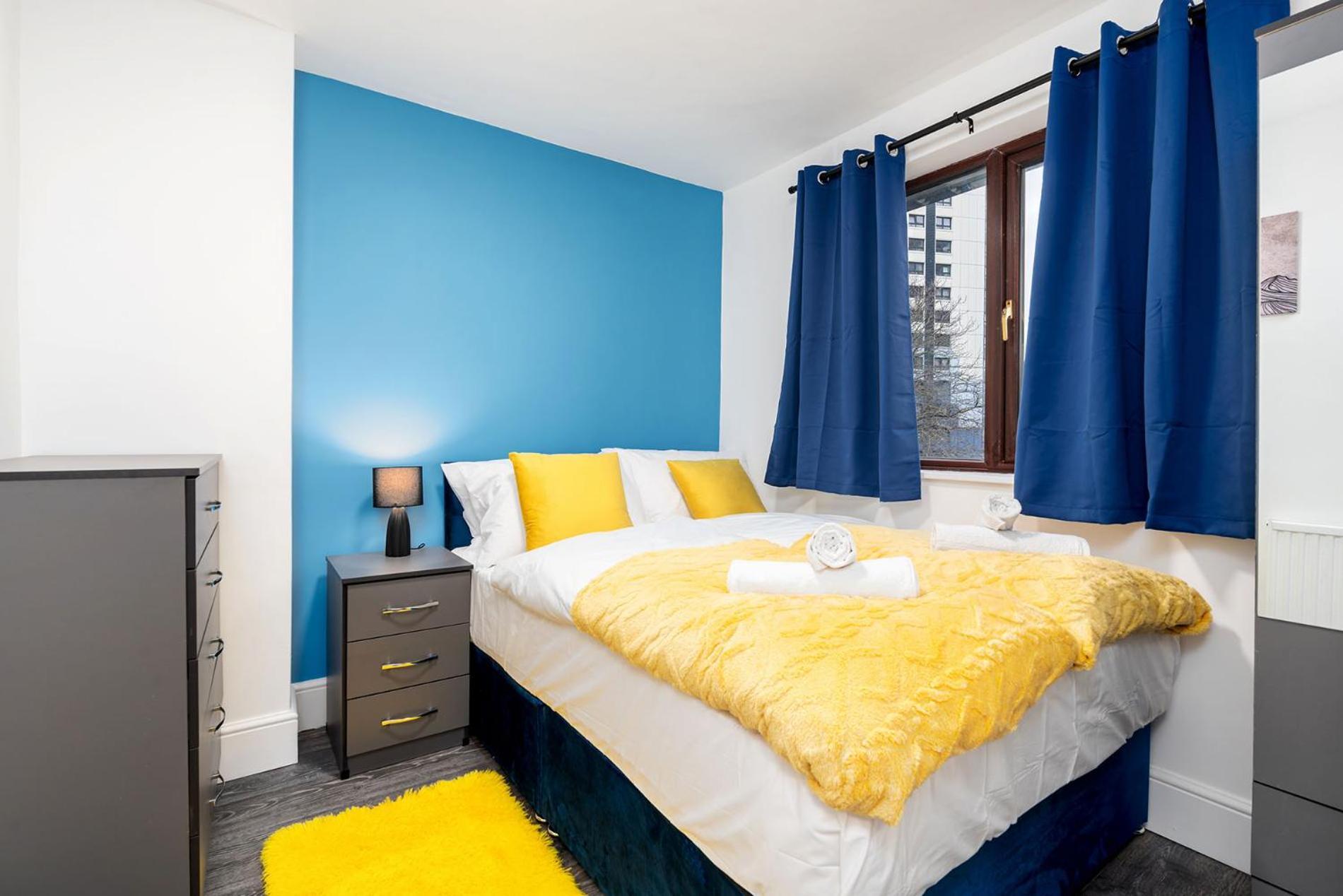4 Bedroom Flat Near Centre Sleeps 7 Apartment Sheffield