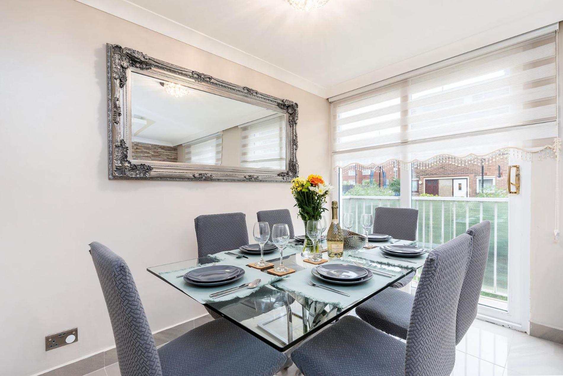 3-bed - Sleeps Up To 6 - Near Centre - Free Parking Apartment Sheffield