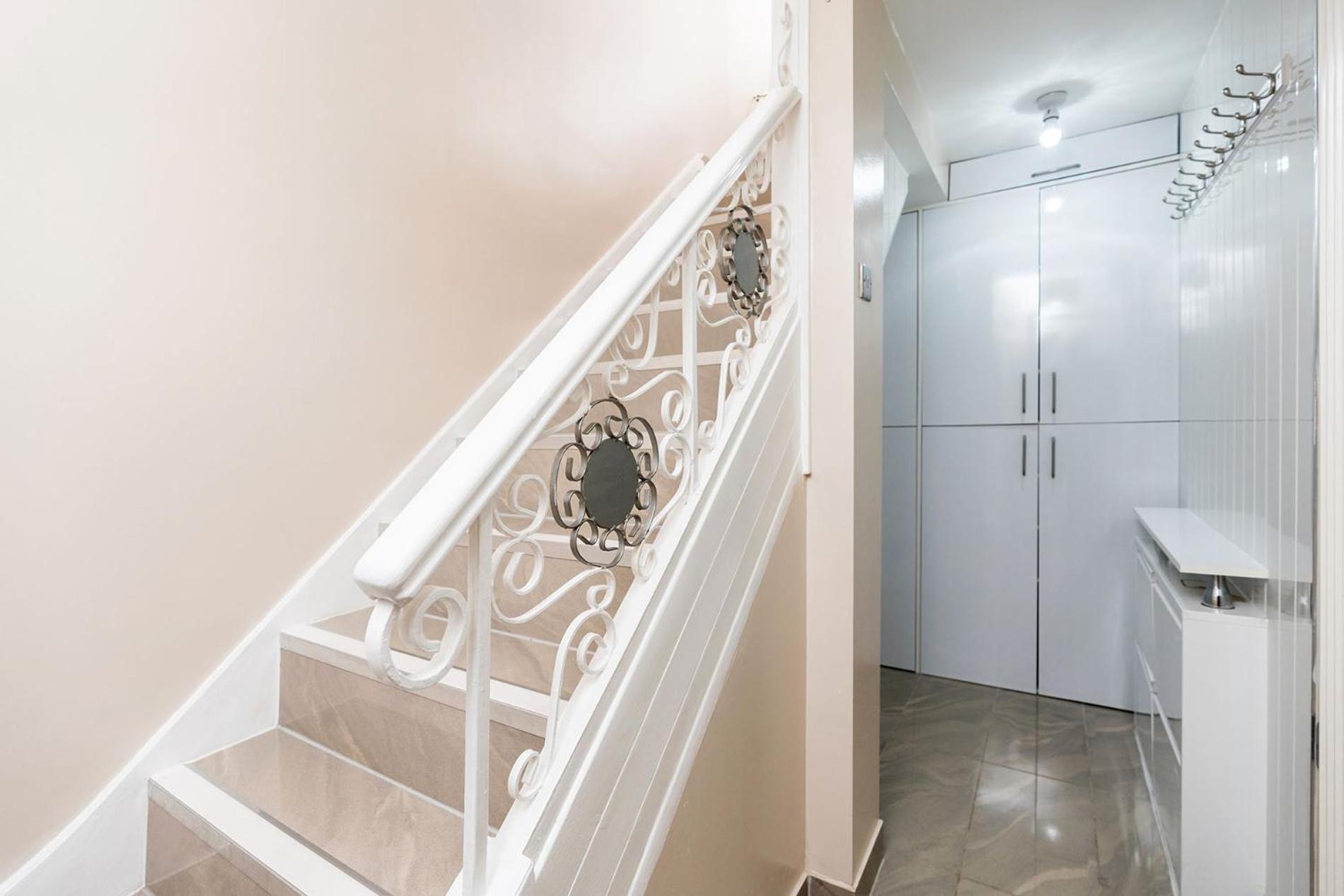 3-bed - Sleeps Up To 6 - Near Centre - Free Parking