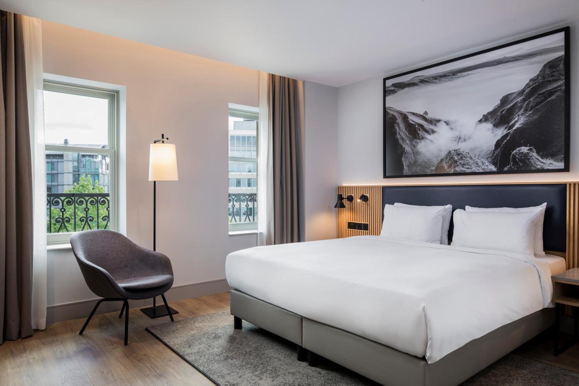 Radisson Blu Hotel, Hotel *