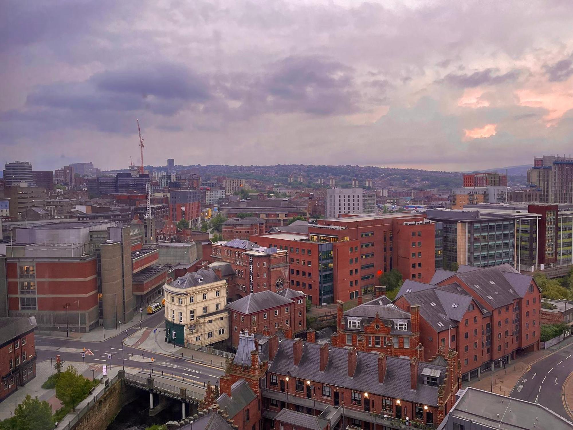 Penthouse Gem, Central, Scenic Views, Stylish, Modern, Centre 2br