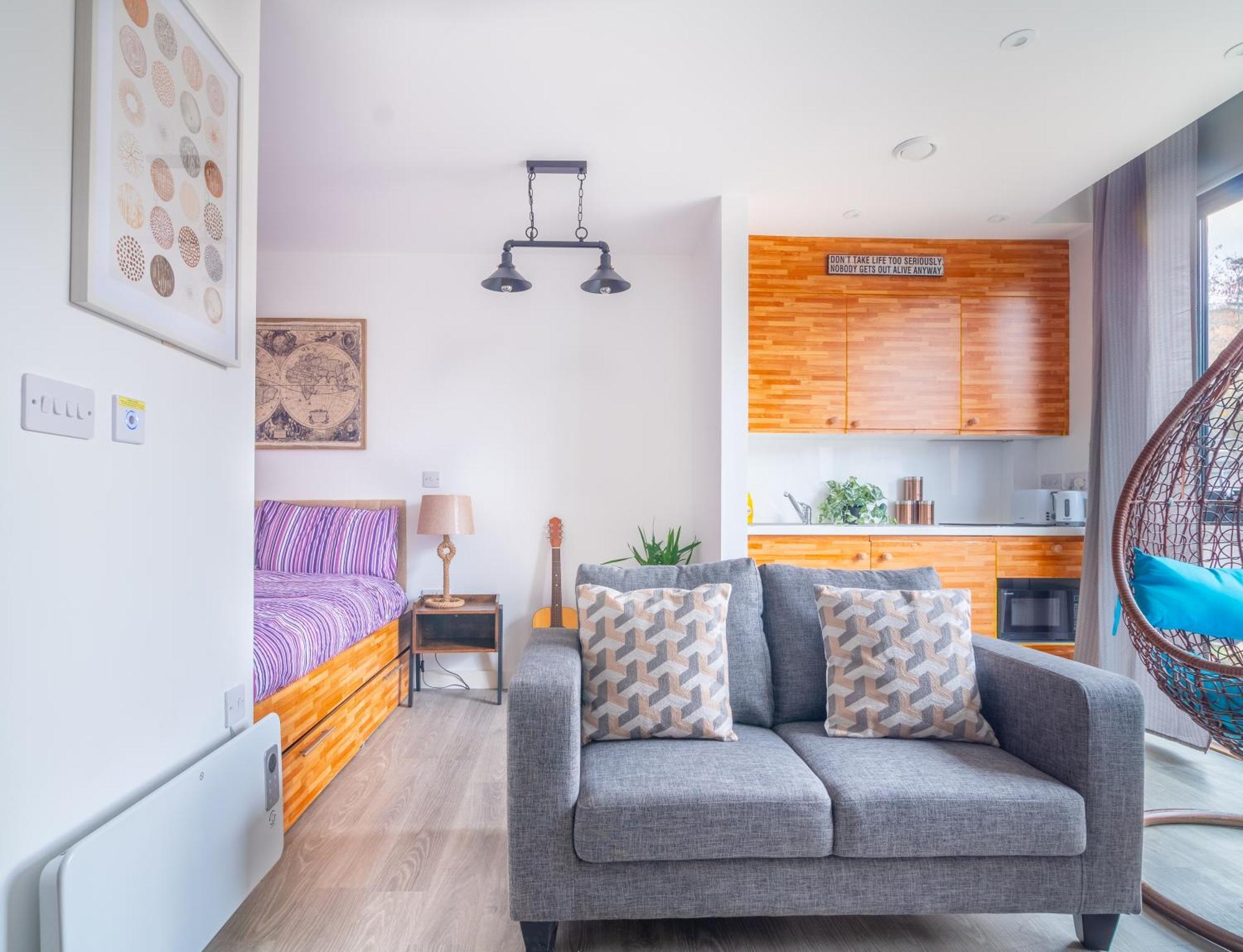 - Modern & Cozy