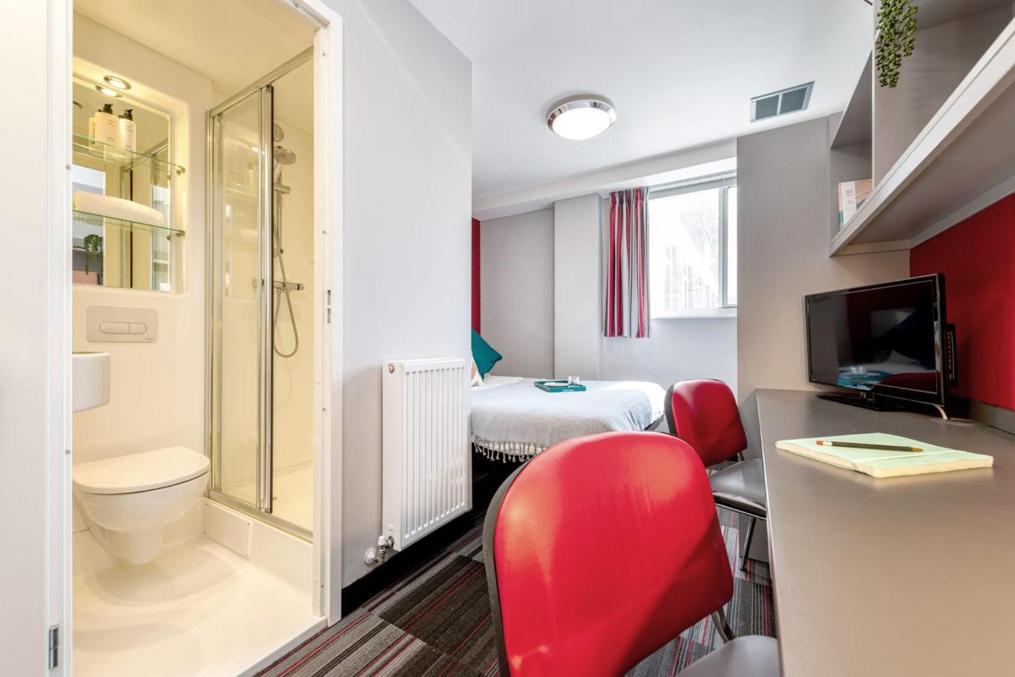 Student Only - Cosy In The Heart Of - Collegiate The Moor