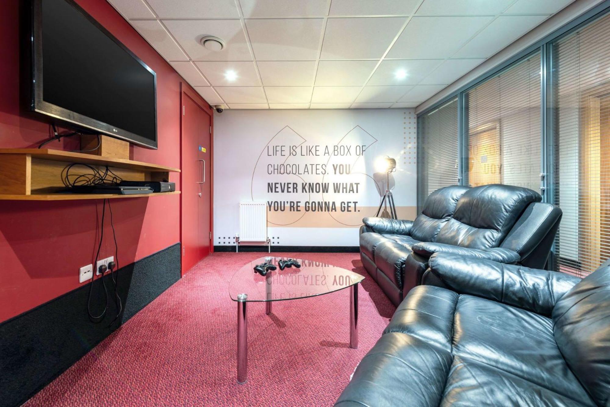 Student Only - Cosy In The Heart Of - Collegiate The Moor Sheffield
