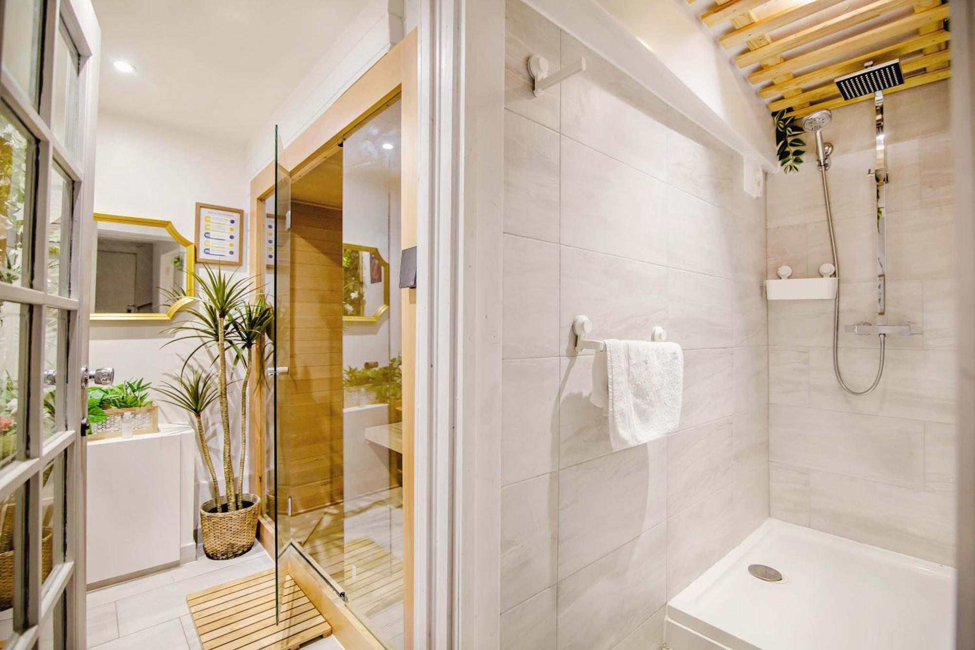 Modern Luxury With Hot Tub Sauna 11ppl * Sheffield