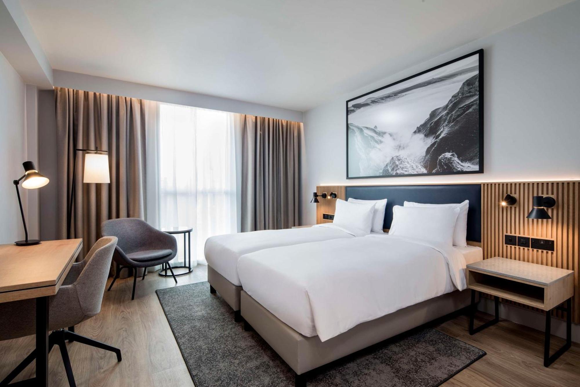Radisson Blu Hotel, *