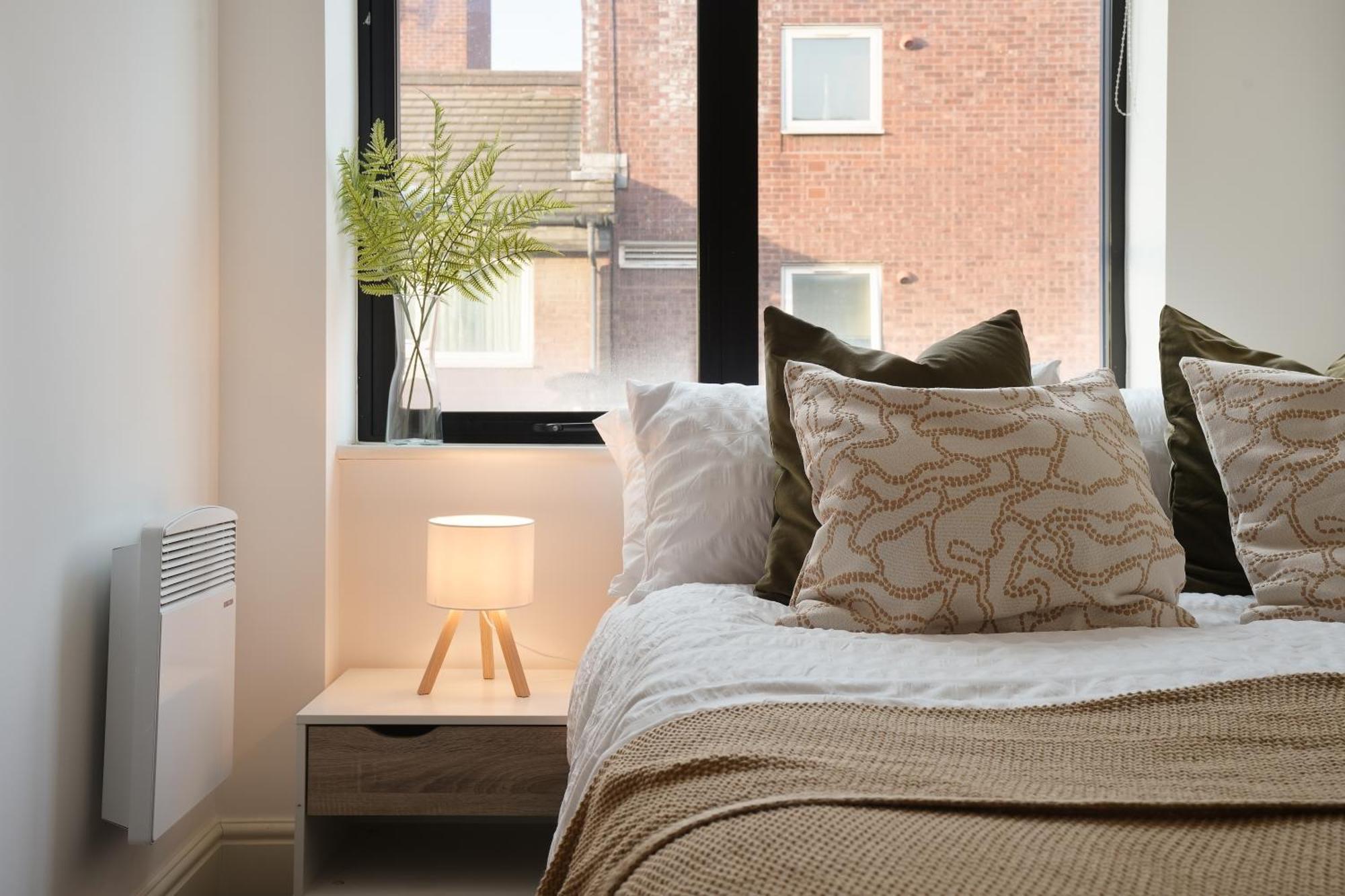 Cosy One Bedroom In By Eason Ideal For Working Professionals, Hospital Workers And Placements, With Free Parking!