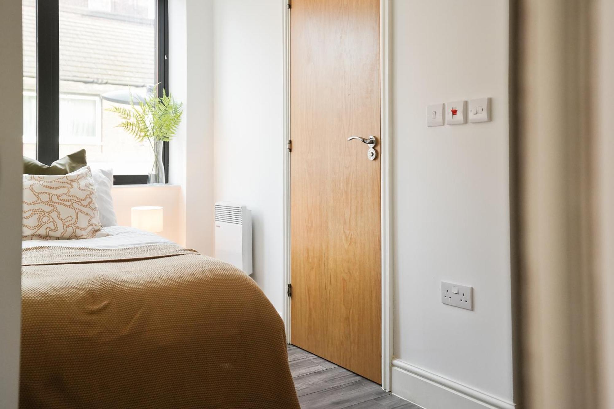 Cosy One Bedroom In By Eason Ideal For Working Professionals, Hospital Workers And Placements, With Free Parking! Apartment