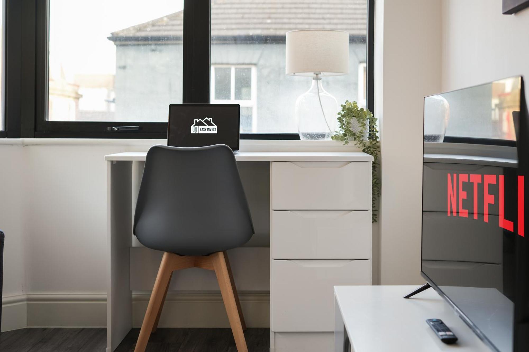 Cosy One Bedroom In By Eason Ideal For Working Professionals, Hospital Workers And Placements, With Free Parking! Sheffield