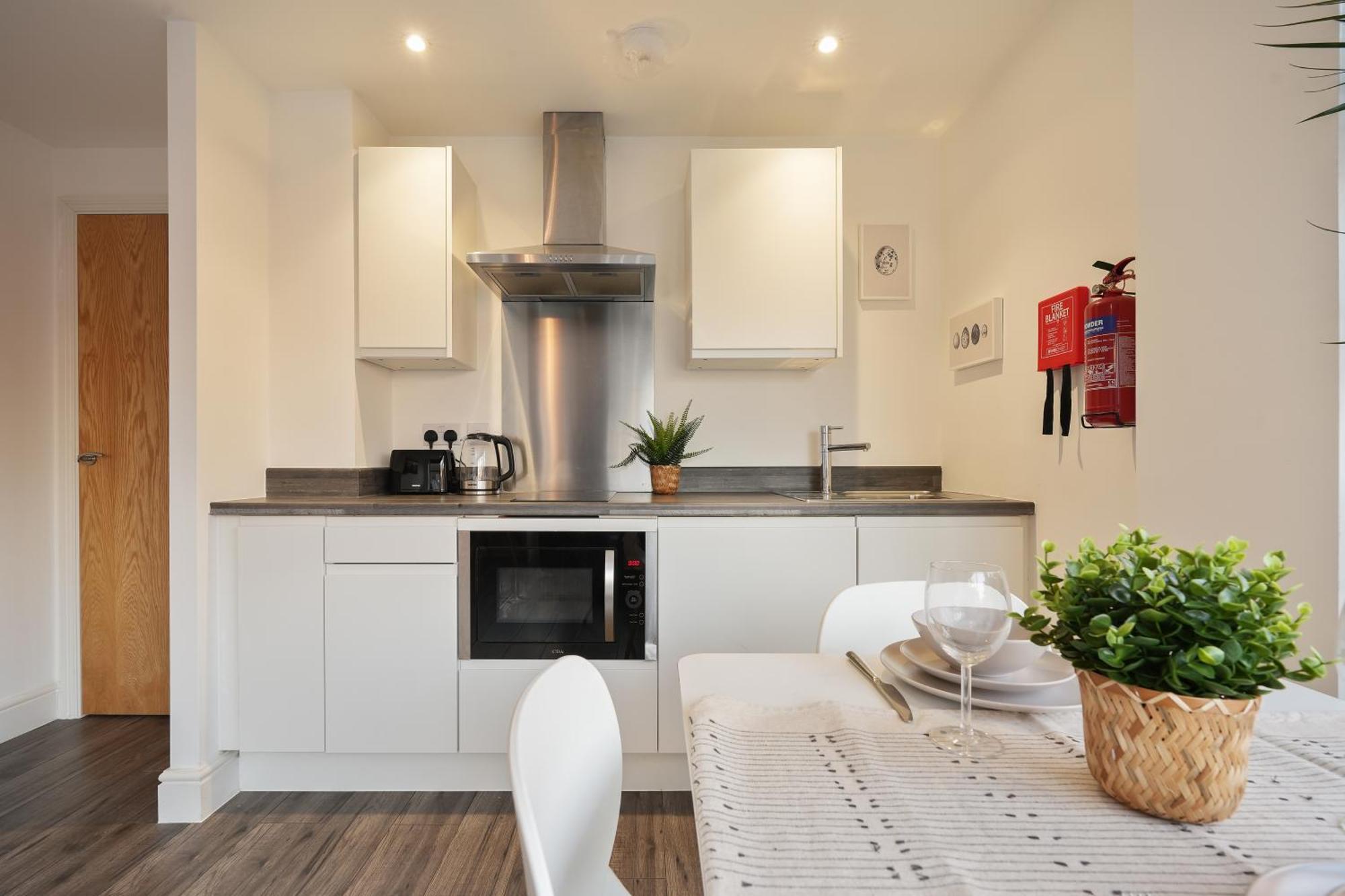 Cosy One Bedroom In By Eason Ideal For Working Professionals, Hospital Workers And Placements, With Free Parking!