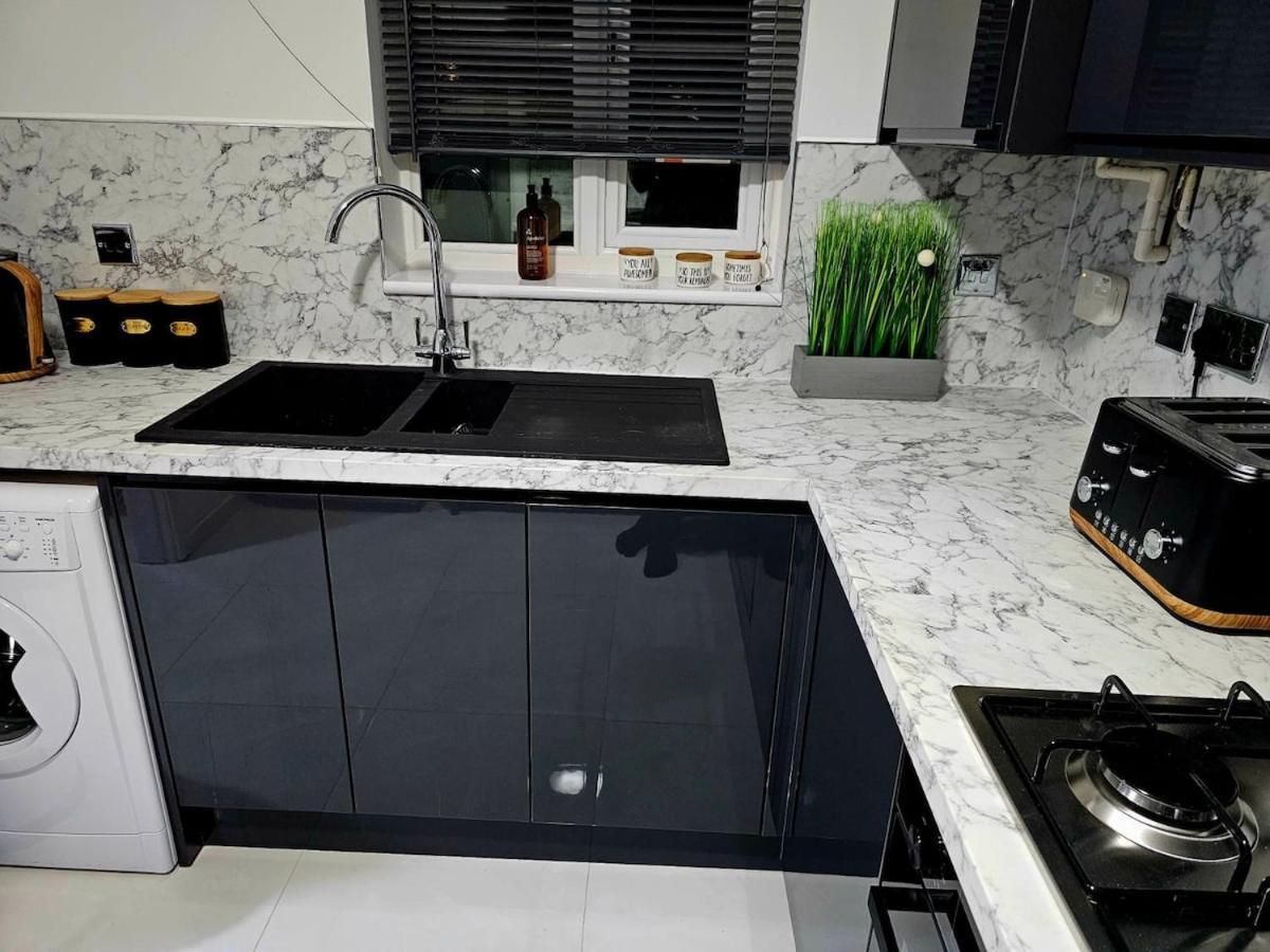 Holiday home Stylish 3br House - Private Parking, Close To Cc, Long Term Available Sheffield