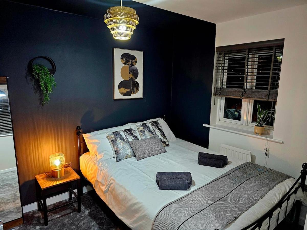 Stylish 3br House - Private Parking, Close To Cc, Long Term Available Holiday home Sheffield
