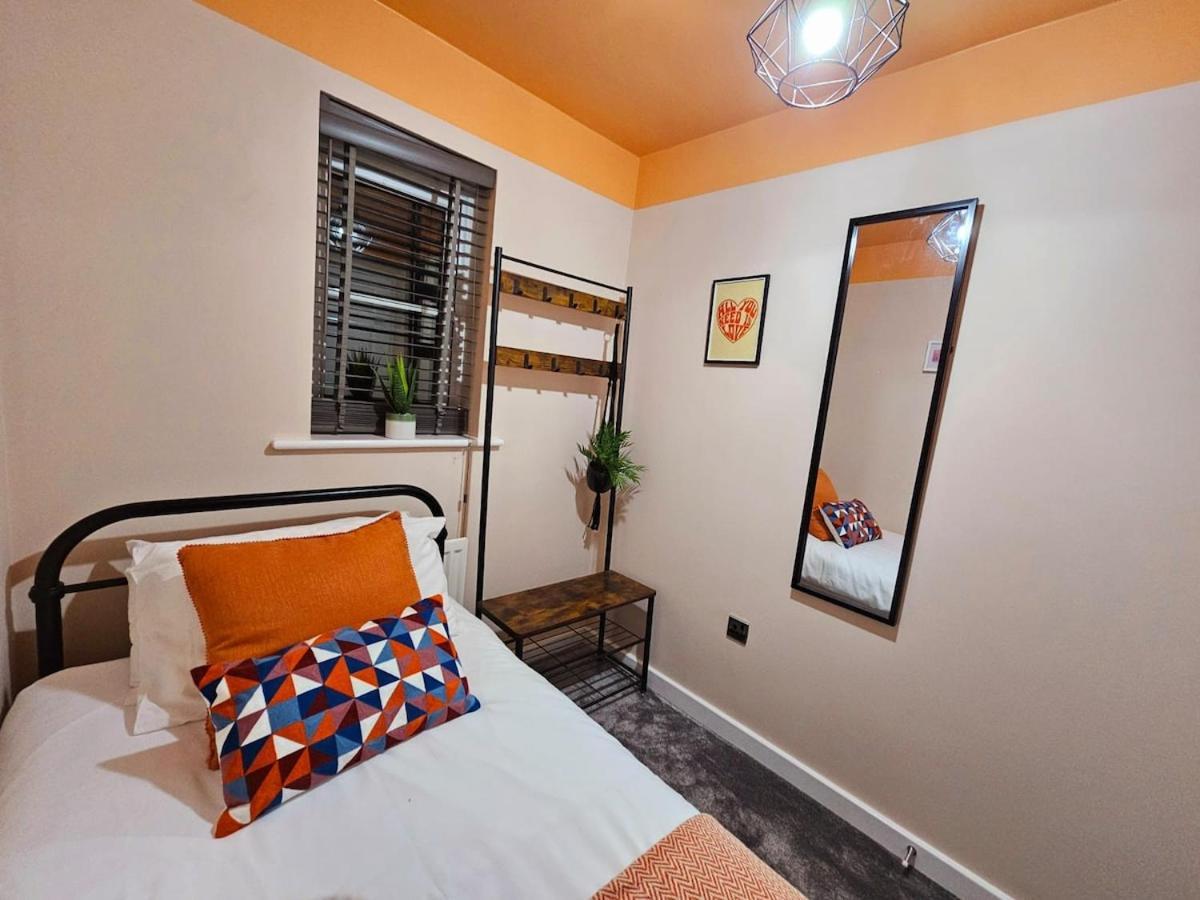 Holiday home Stylish 3br House - Private Parking, Close To Cc, Long Term Available Sheffield