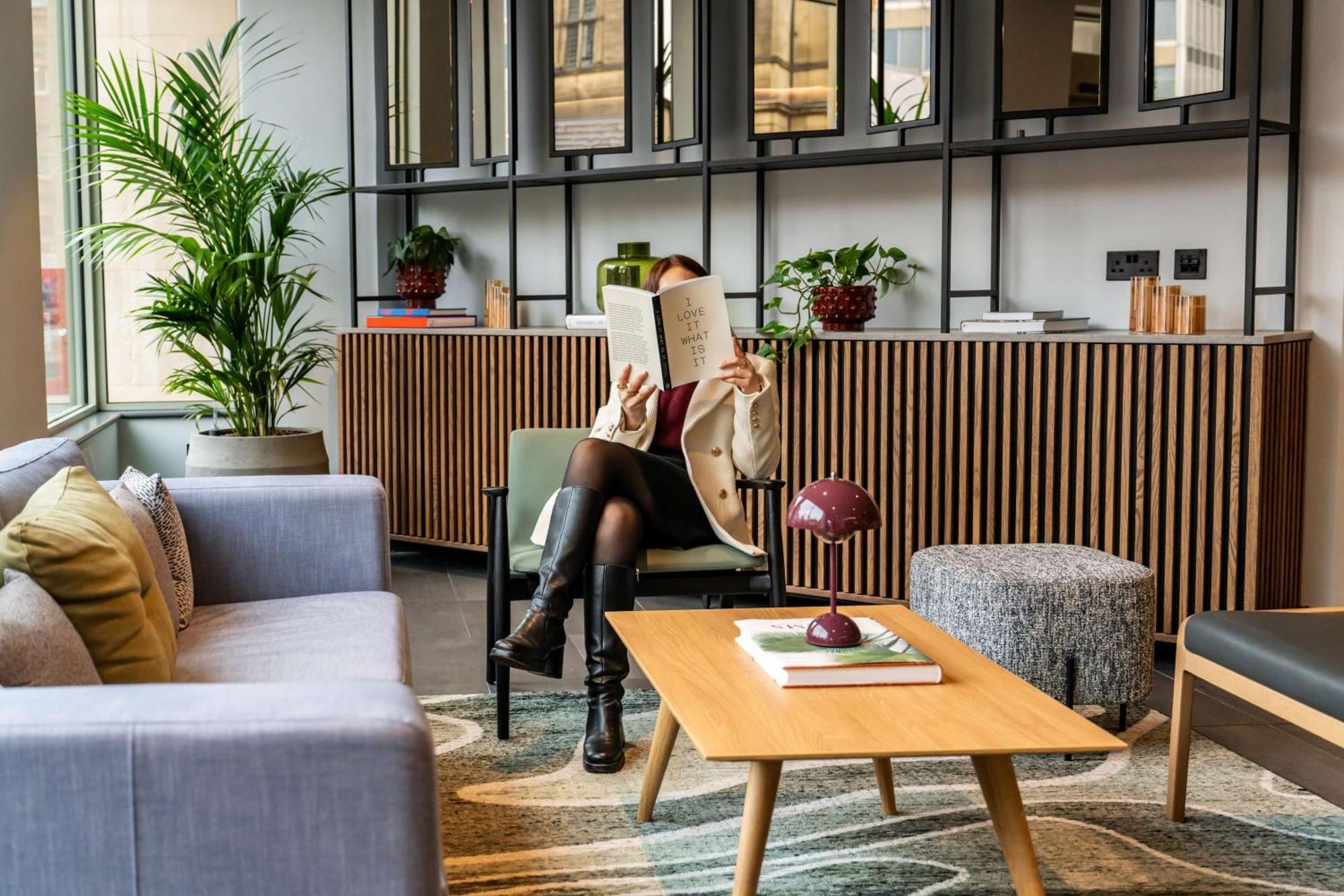 Radisson Blu Hotel, *