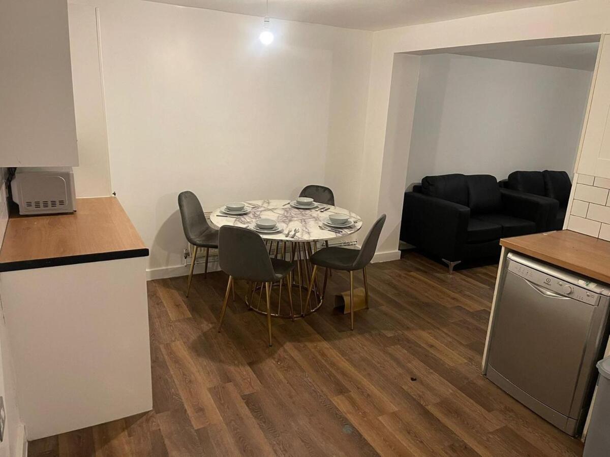 Holiday home Tranquil Park Escape Cosy Bedroom Shared Space