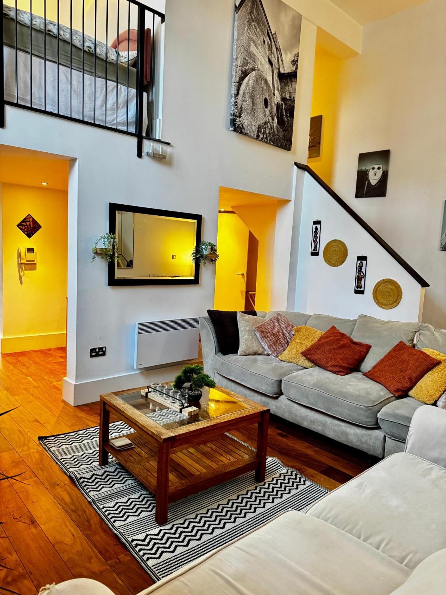 Exclusive - Very Spacious Apartment *