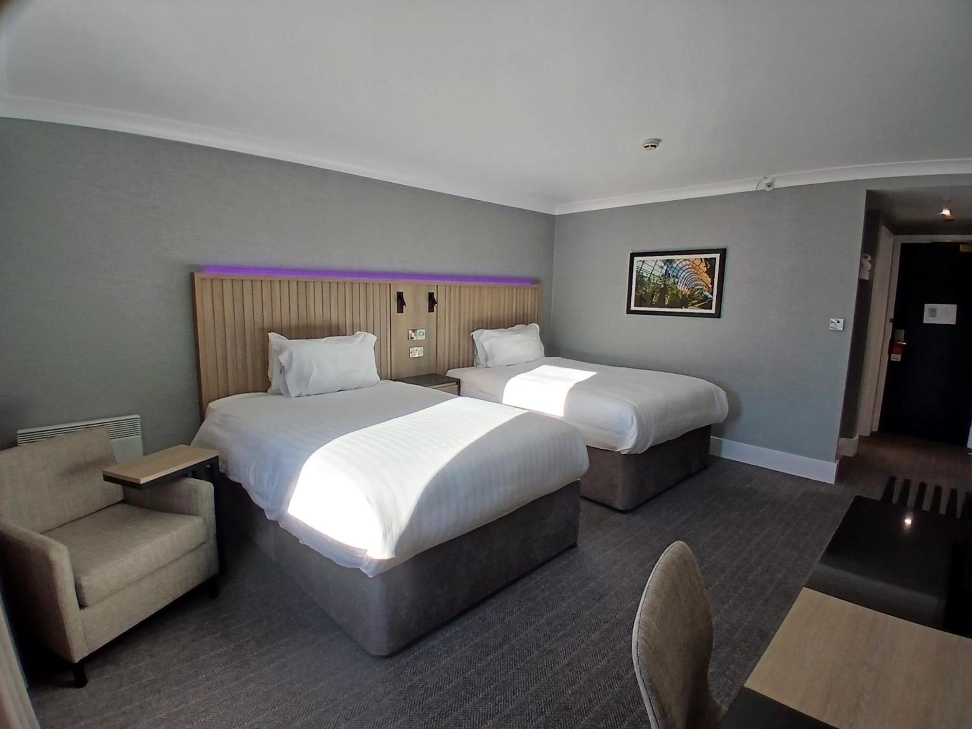 Western The Quays 4*