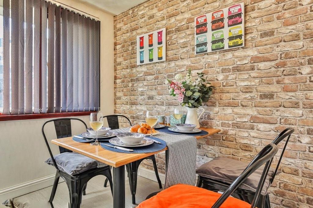 George House-weeklystay-centrelocation-student-business-parking-sleep8 Holiday home Sheffield