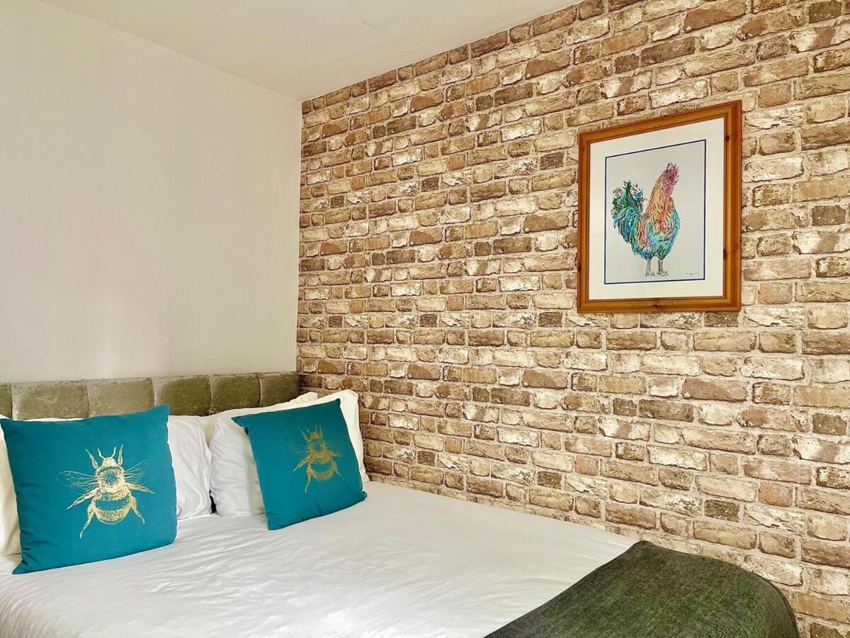 George House-weeklystay-centrelocation-student-business-parking-sleep8