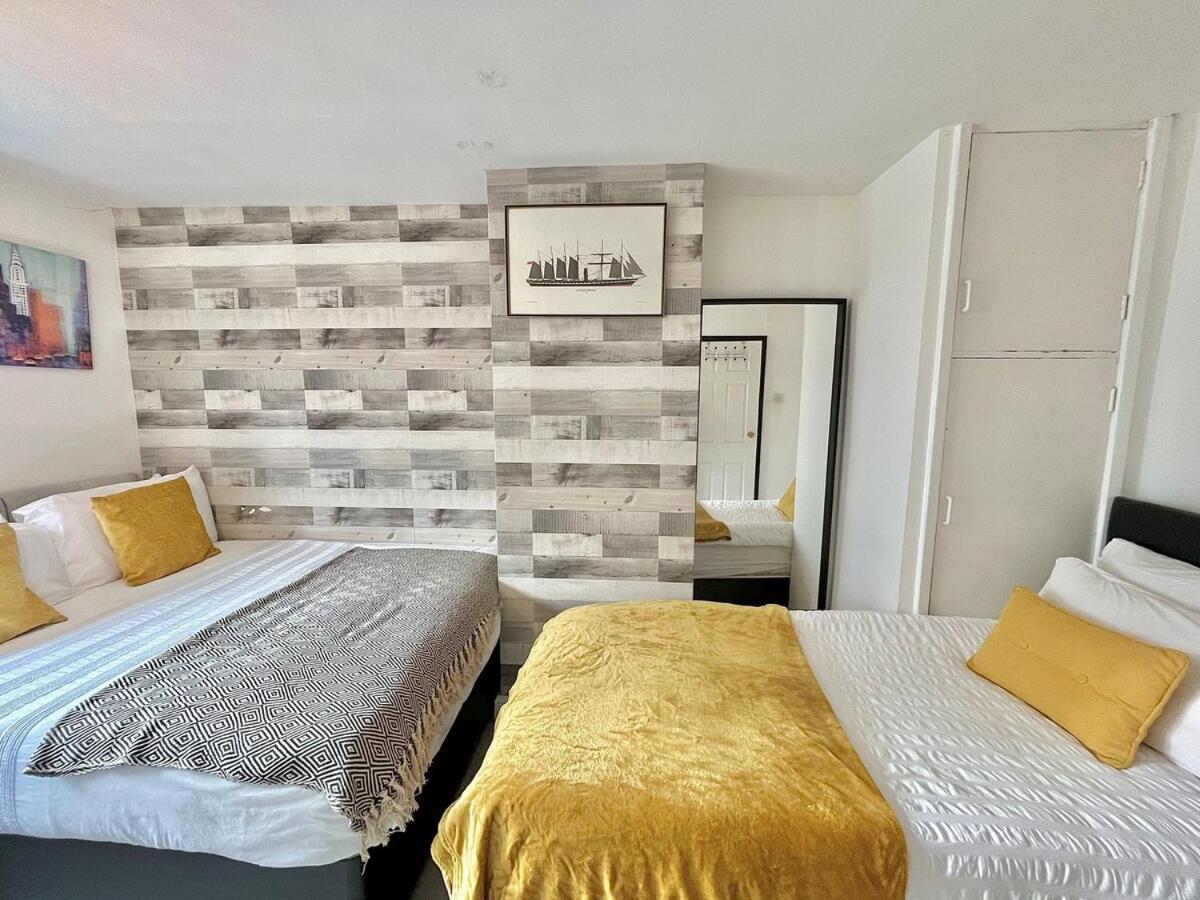Holiday home George House-weeklystay-centrelocation-student-business-parking-sleep8 Sheffield