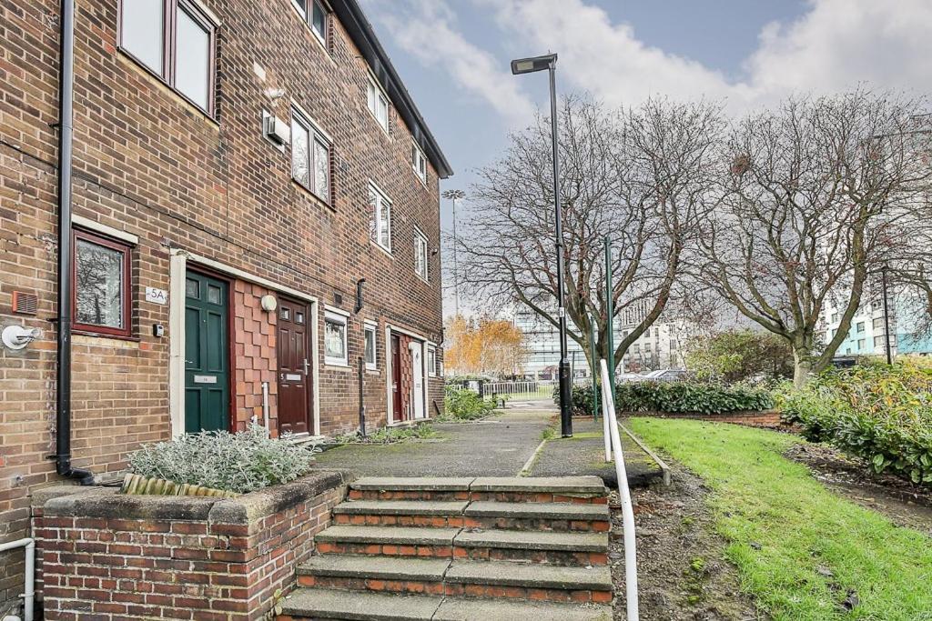 George House-weeklystay-centrelocation-student-business-parking-sleep8 Holiday home